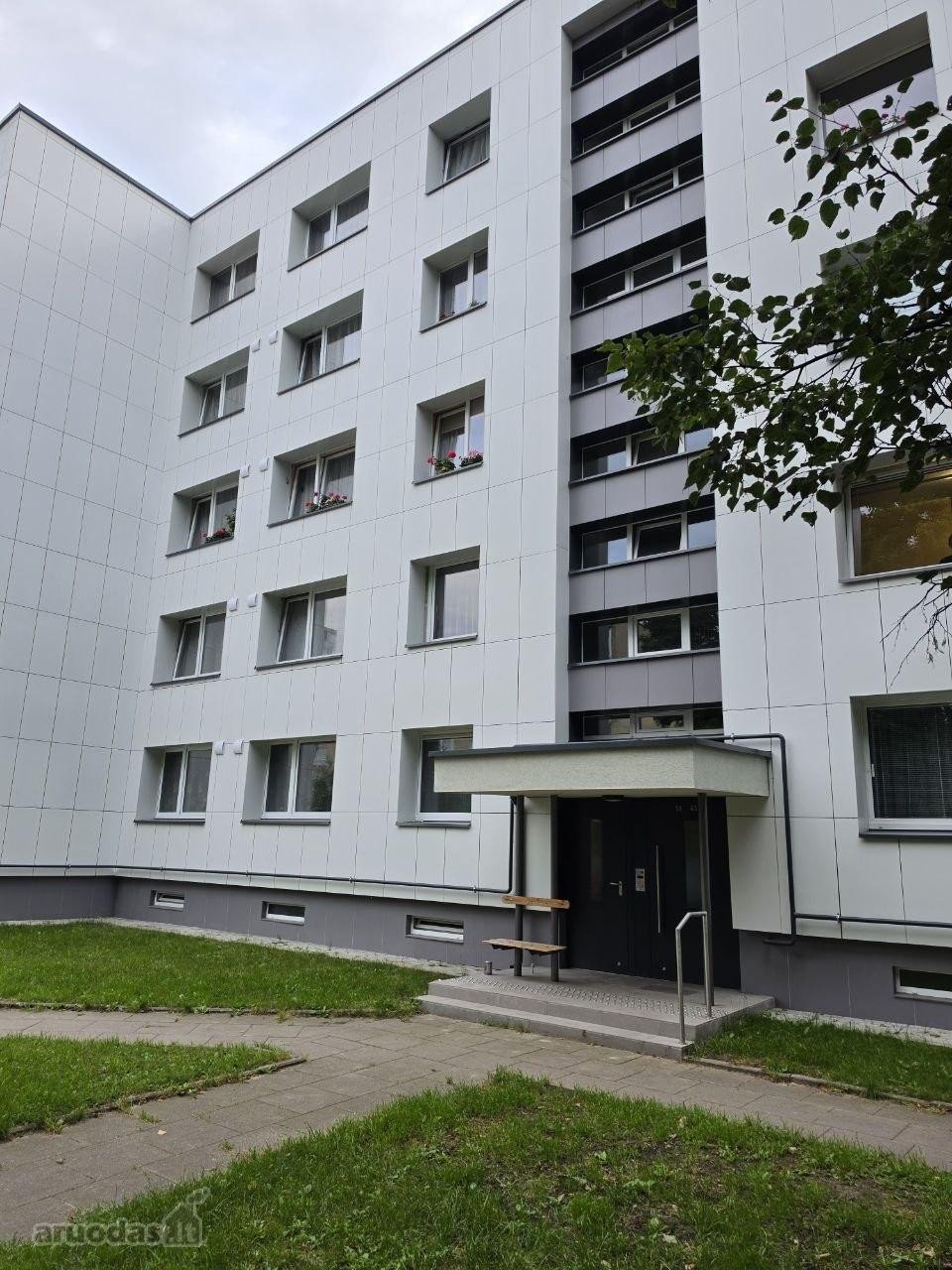 Parduodamas 3 kambarių butas Erfurto g. 40,