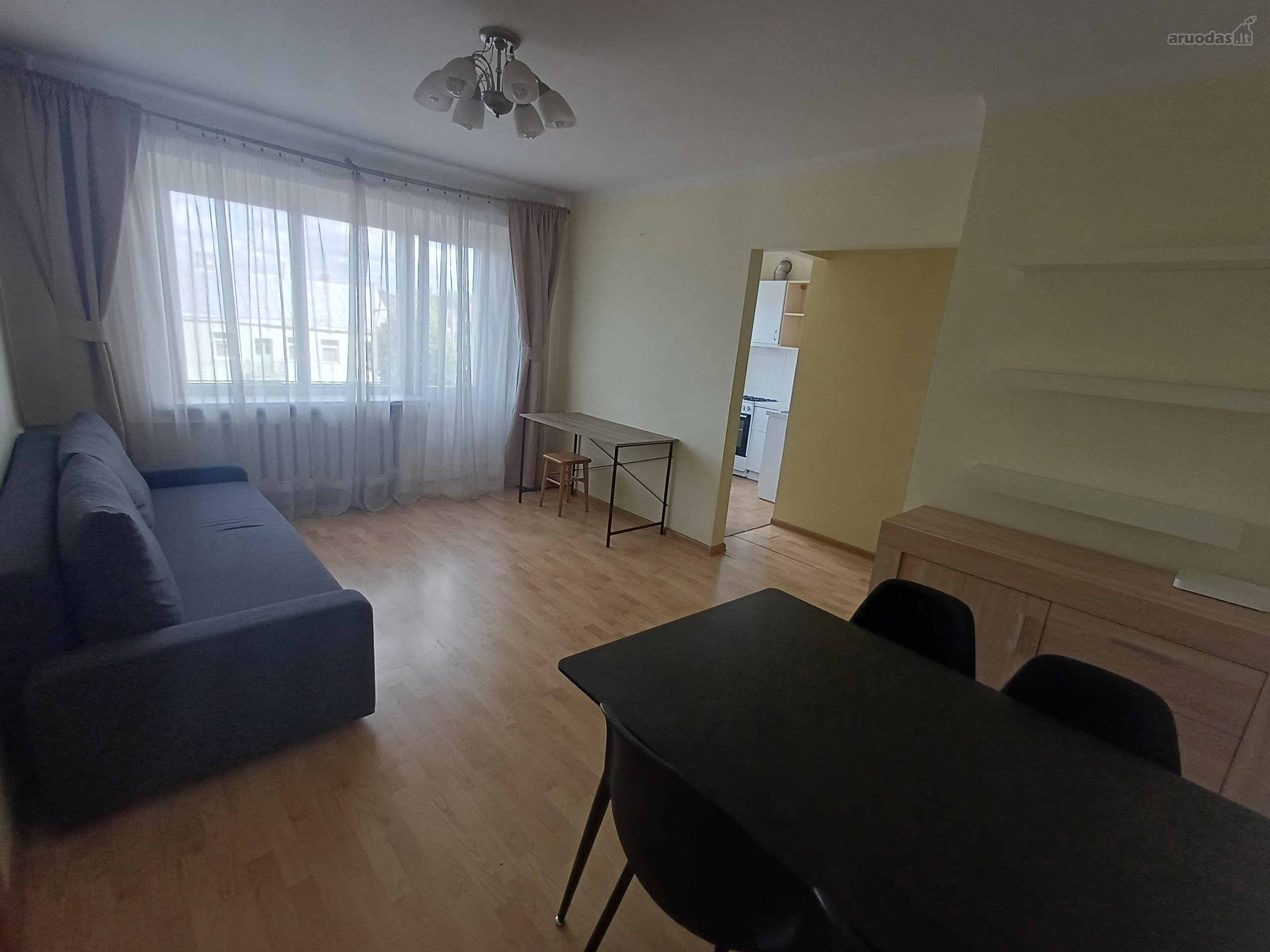 Tvarkingas jaukus ir šviesus dviejų kambarių
