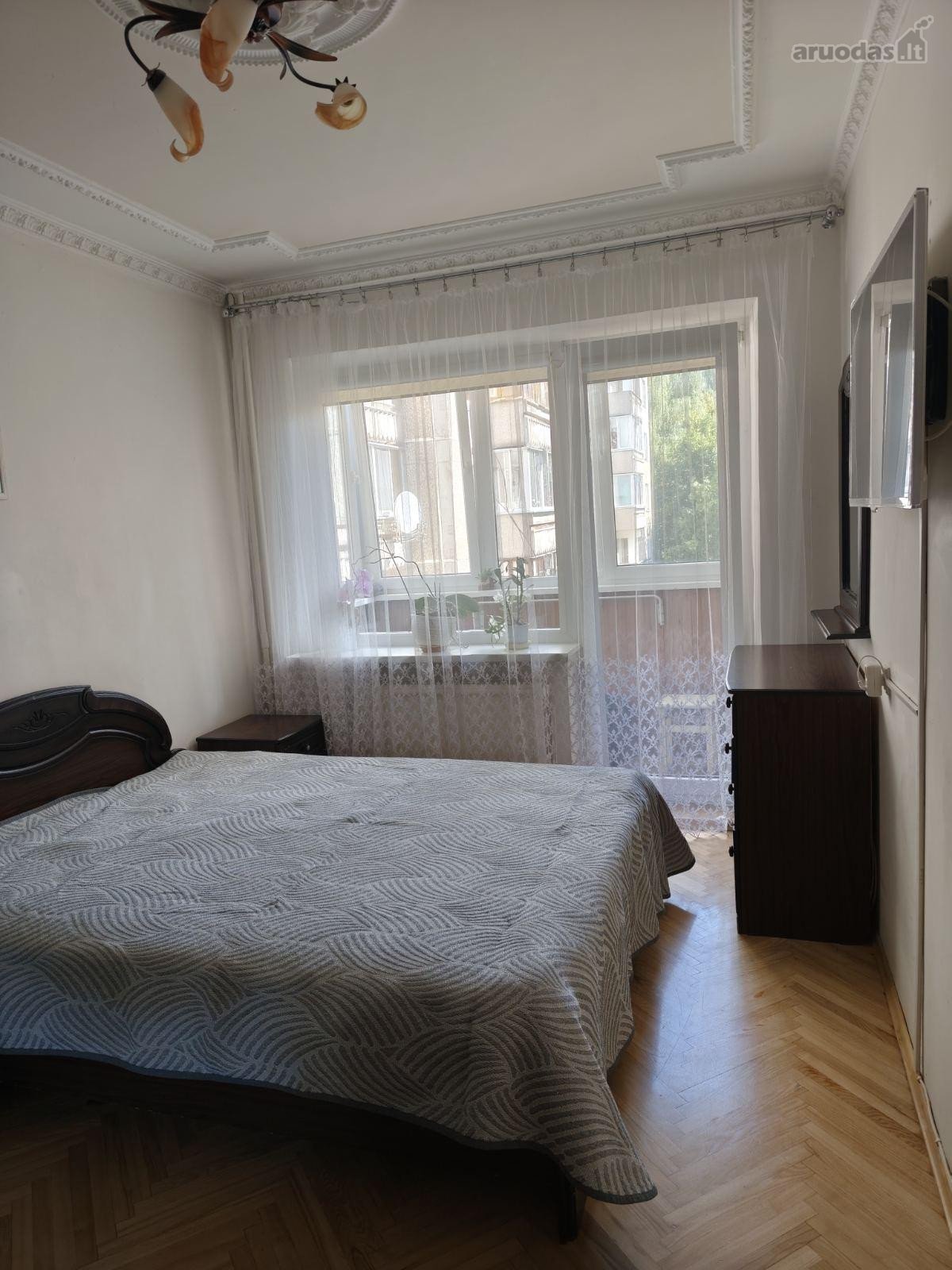 Parduodamas erdvus ir sviesus būtas,3 aukste