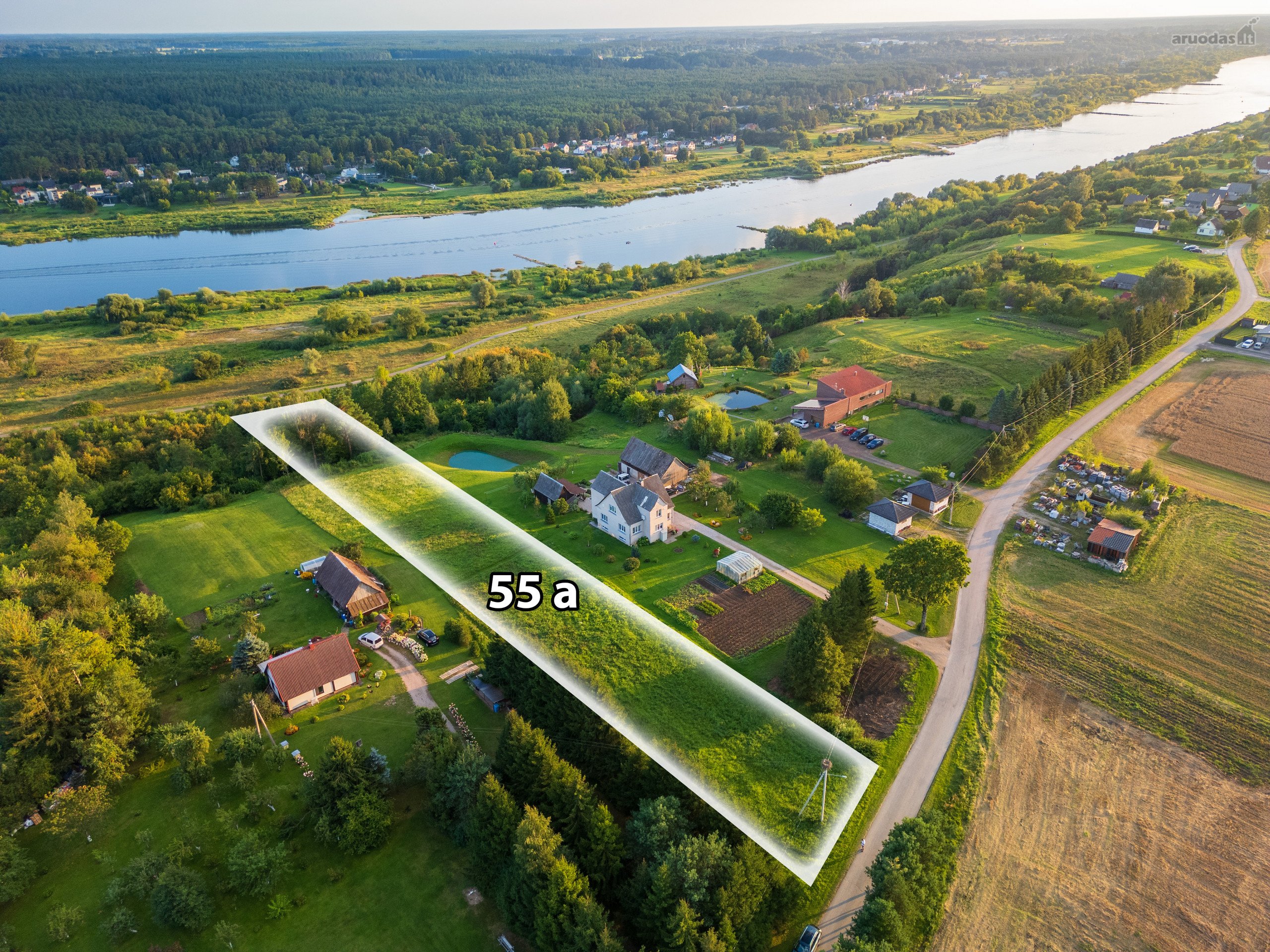 Netonių k., Skrydžio g. vaizdingoje vietoje