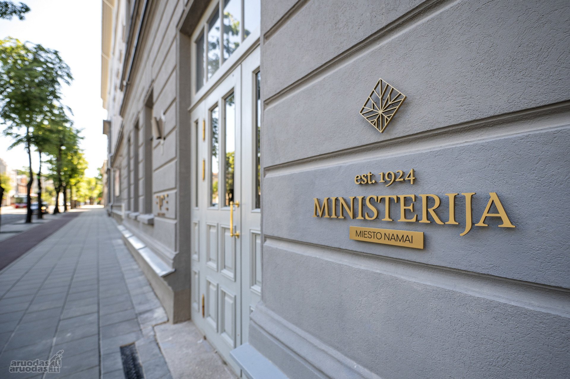 Nuomojamos pilnai įrengtos administracinės