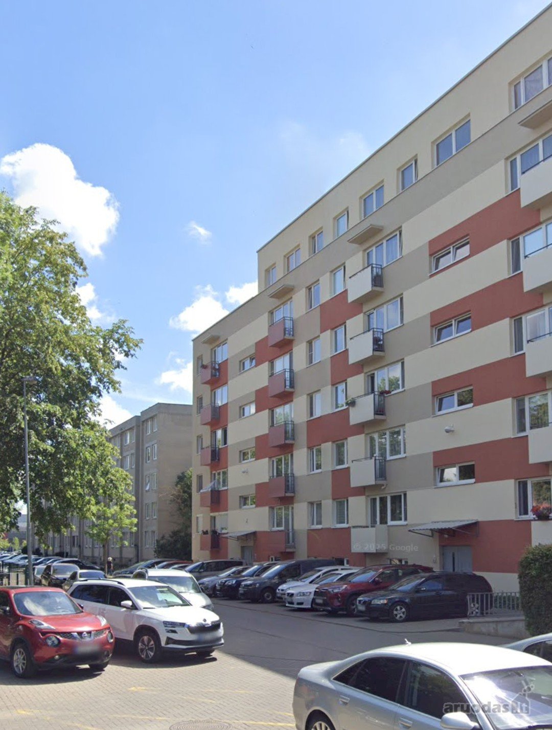 Jaukus Ir Erdvus 4 Kambarių Butas Šalia