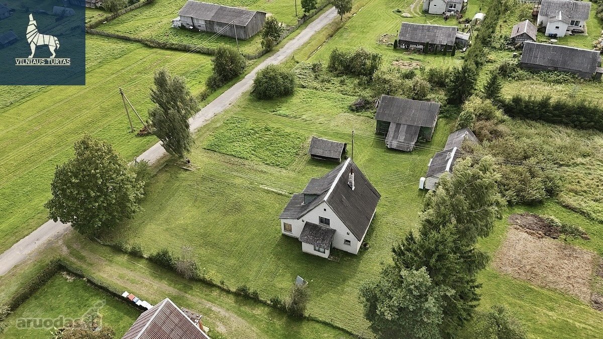 Parduodamas jaukus namas gamtos apsuptyje