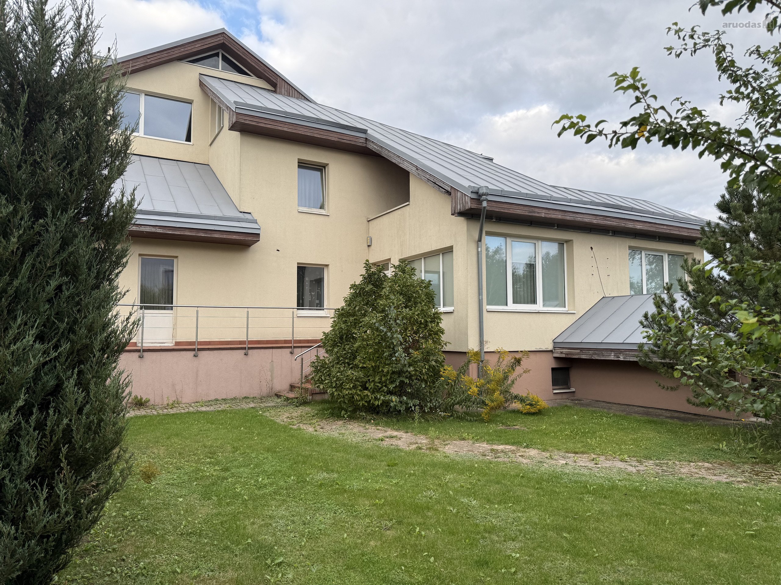 Ieškome pirkti gyvenamąjį namą Vilniaus raj.