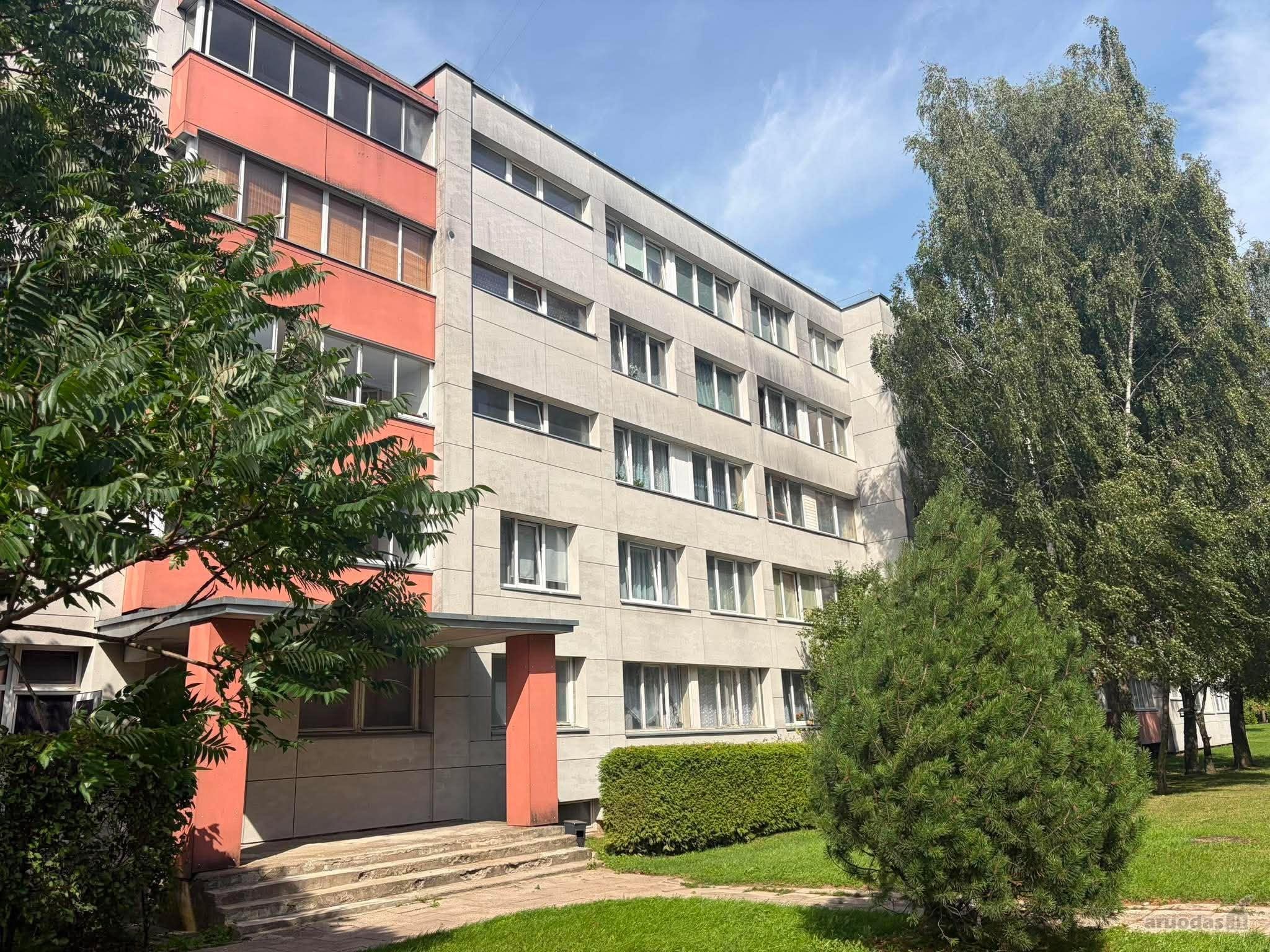 Parduodamas jaukus šviesus 2-jų kambarių