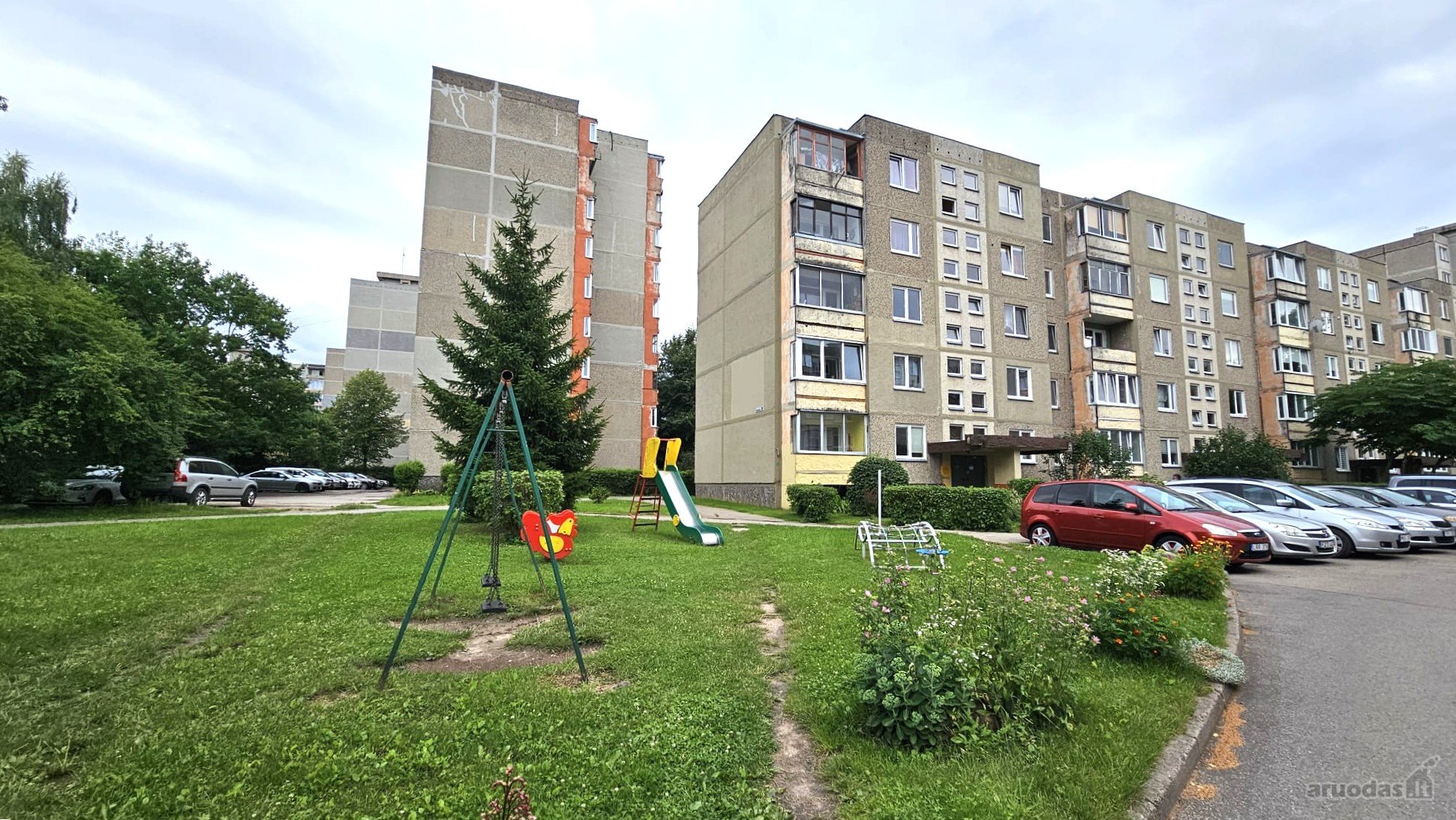 Parduodamas Erdvus 2 Kambarių Butas Arti