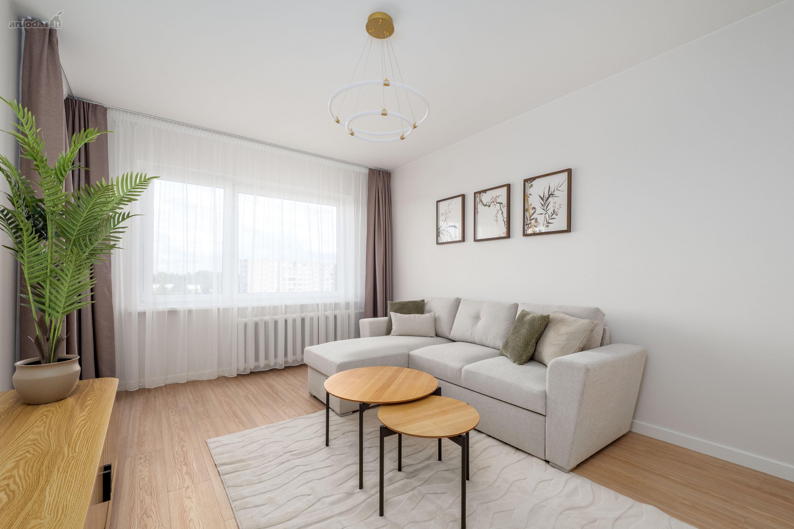 Naujai Suremontuotas 3 Izoliuotų Kambarių