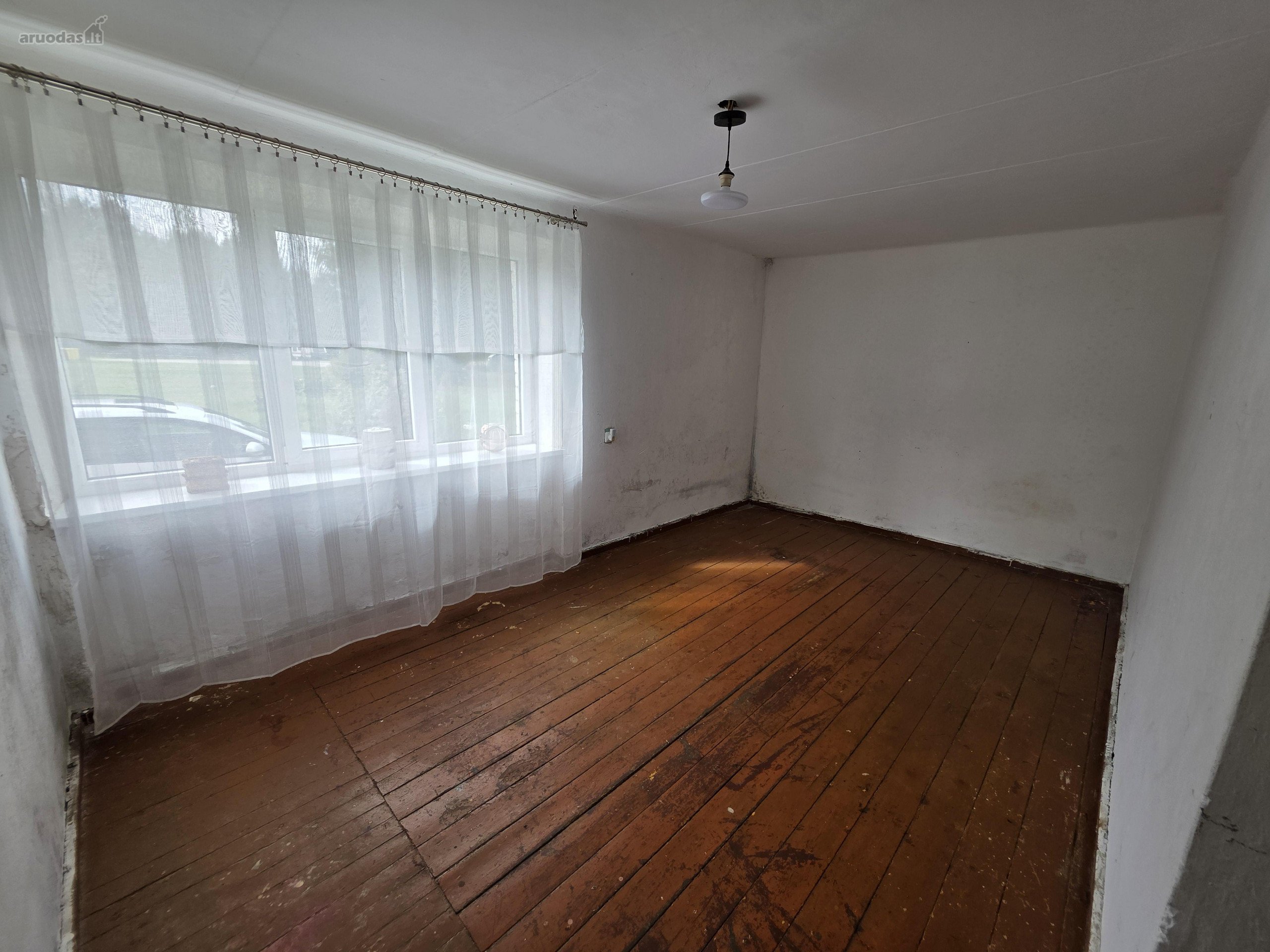 Parduodamas 42.01 m² dviejų kambarių butas.