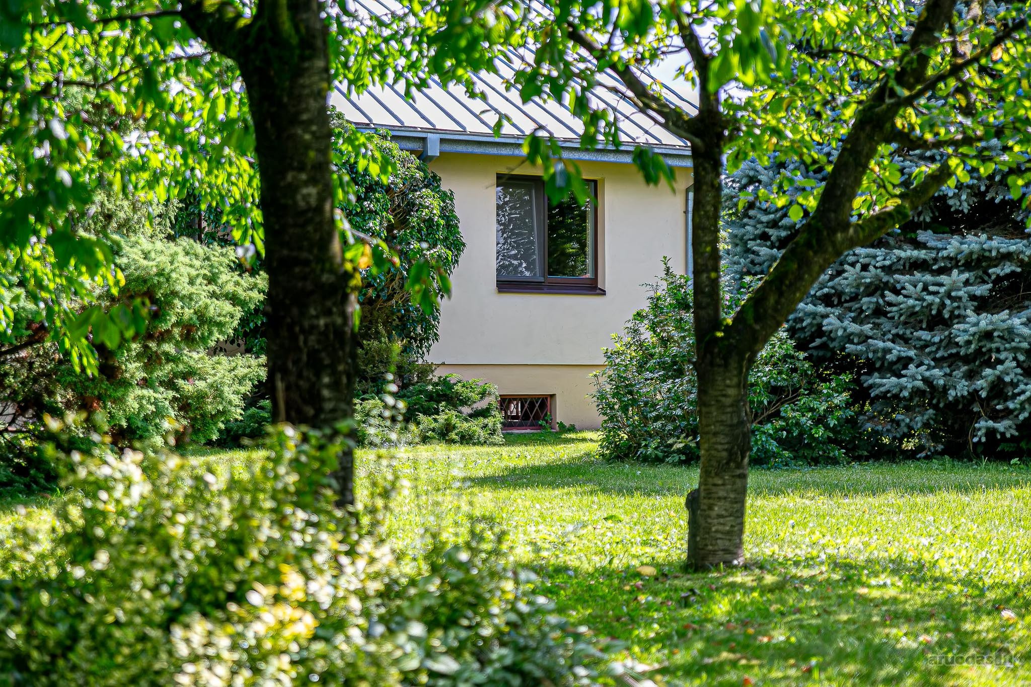 Parduodamas 6 Kambarių, 2 Aukštų, 255 M2