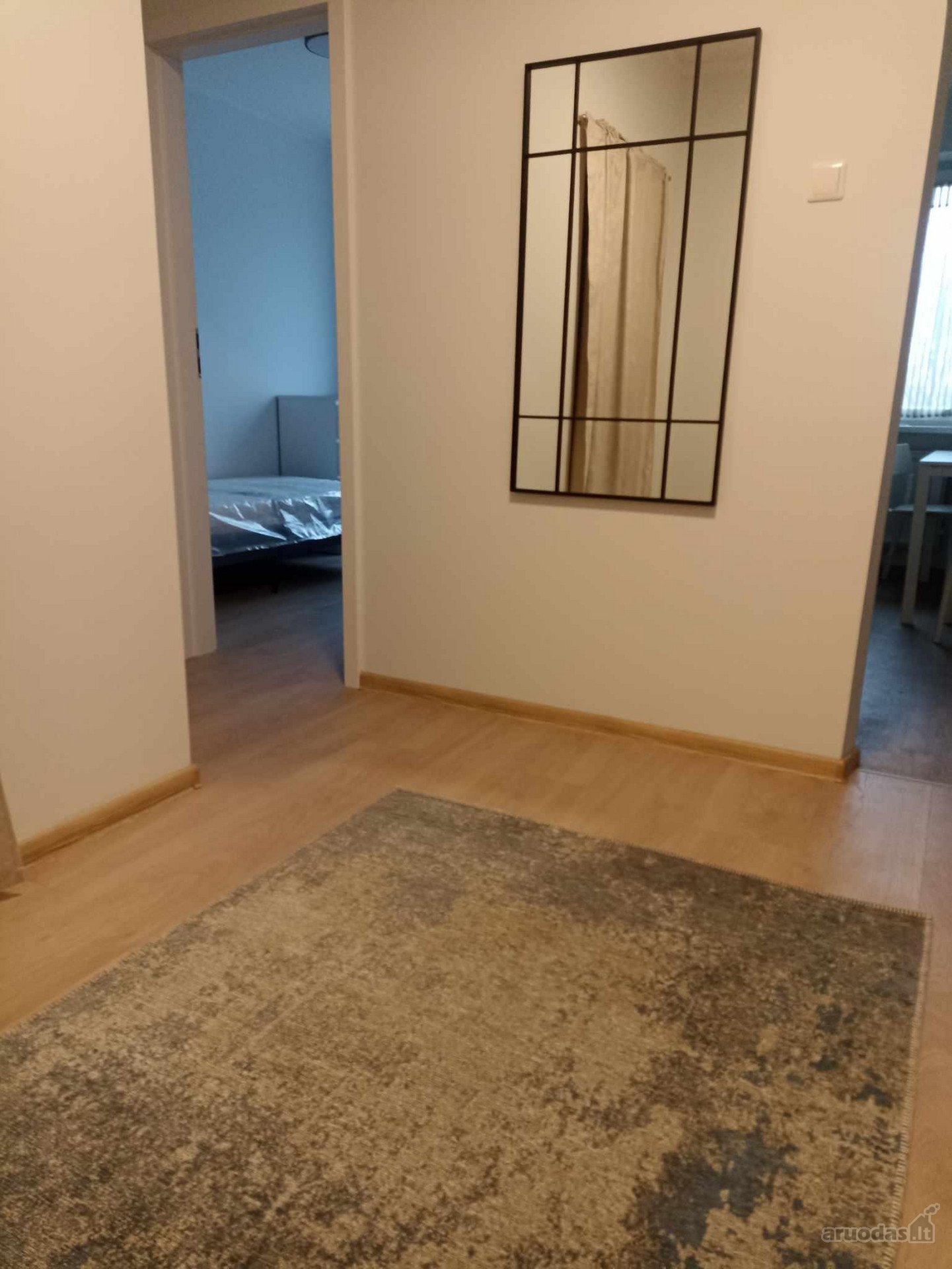 Išnuomojamas šviesus ir jaukus trijų kambarių