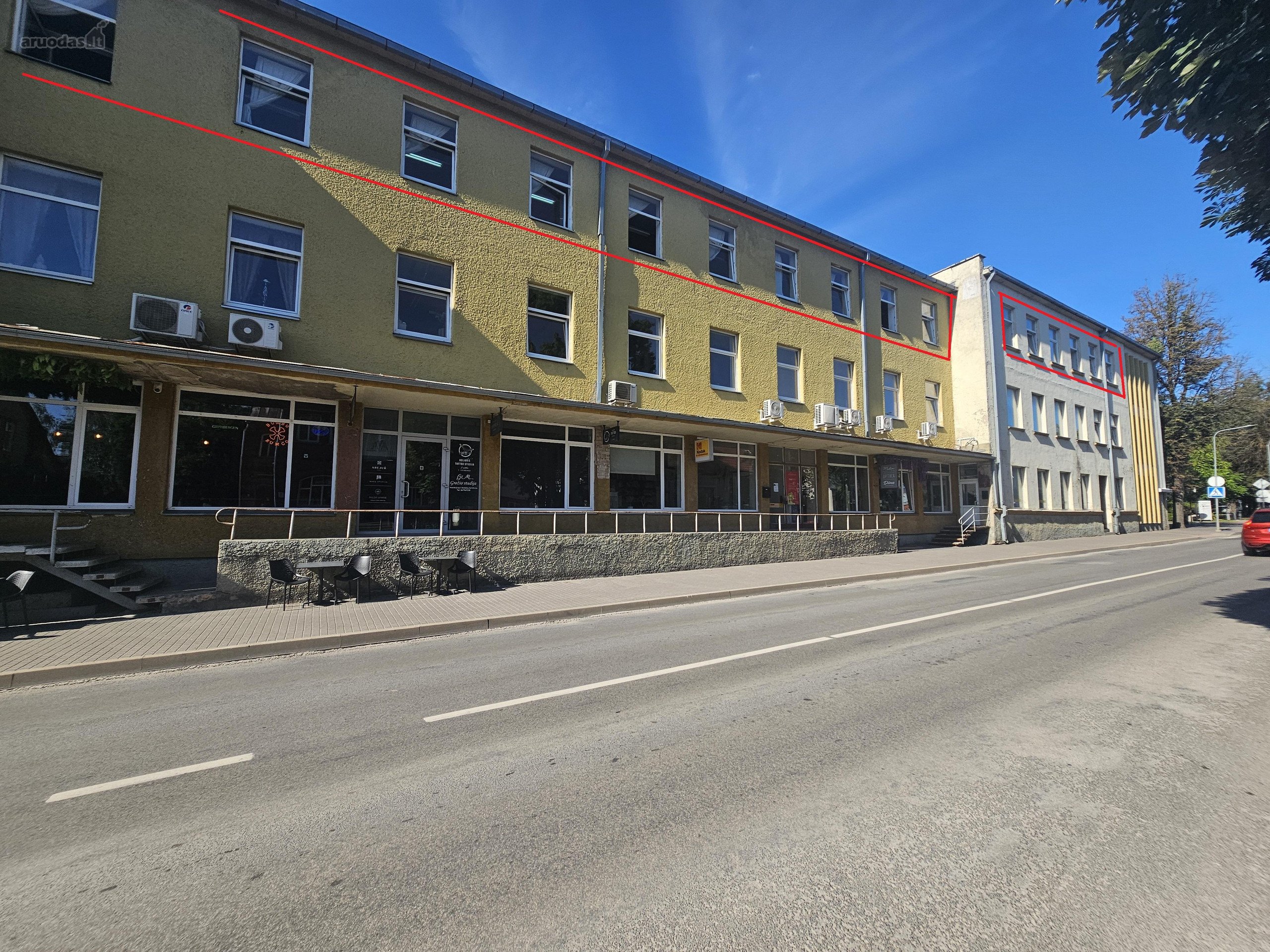 Parduodamos išskirtinės 659 kv. m komercinės
