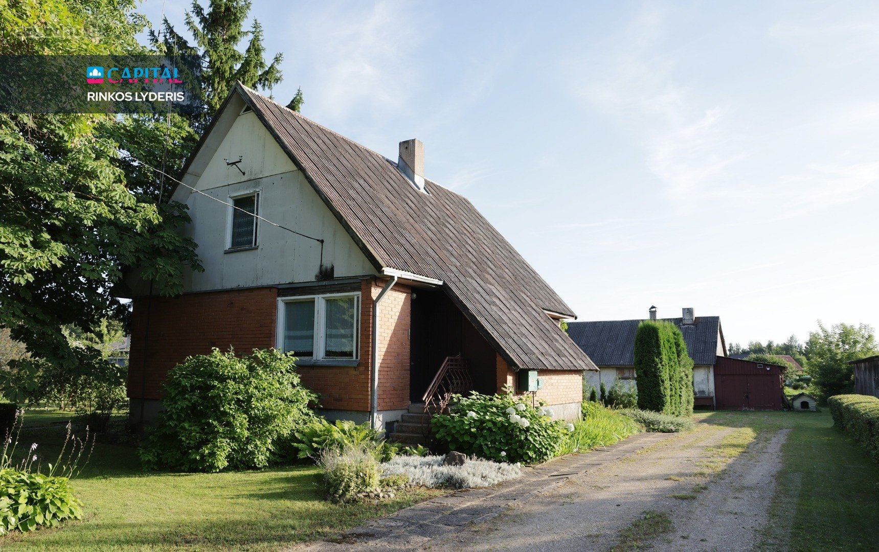 Erdvus Namas Su 25 Arų Sklypu Laičių Kaime –