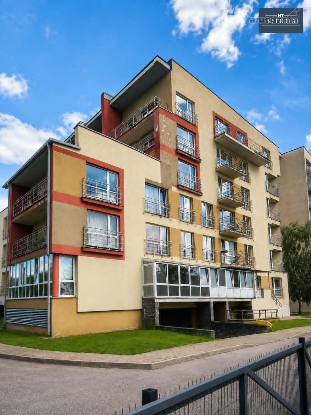 Parduodamas Erdvus 3 Kambarių Butas Su