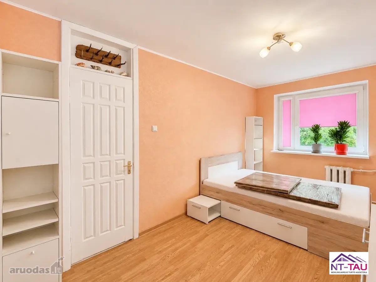 Išnuomojamas Erdvus 3 Kambarių Butas