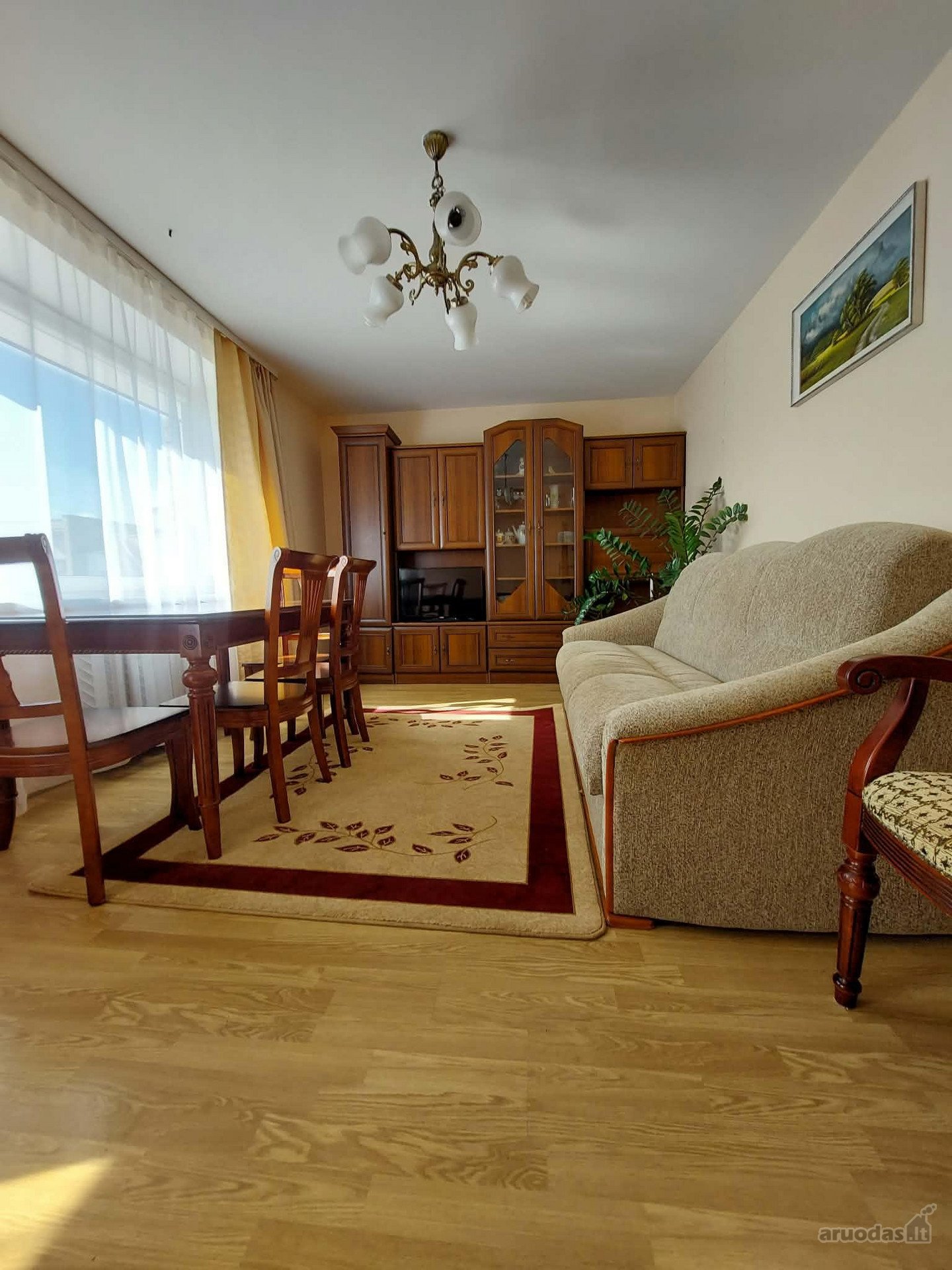 Nuomojamas tvarkingas butas Utenoje,
