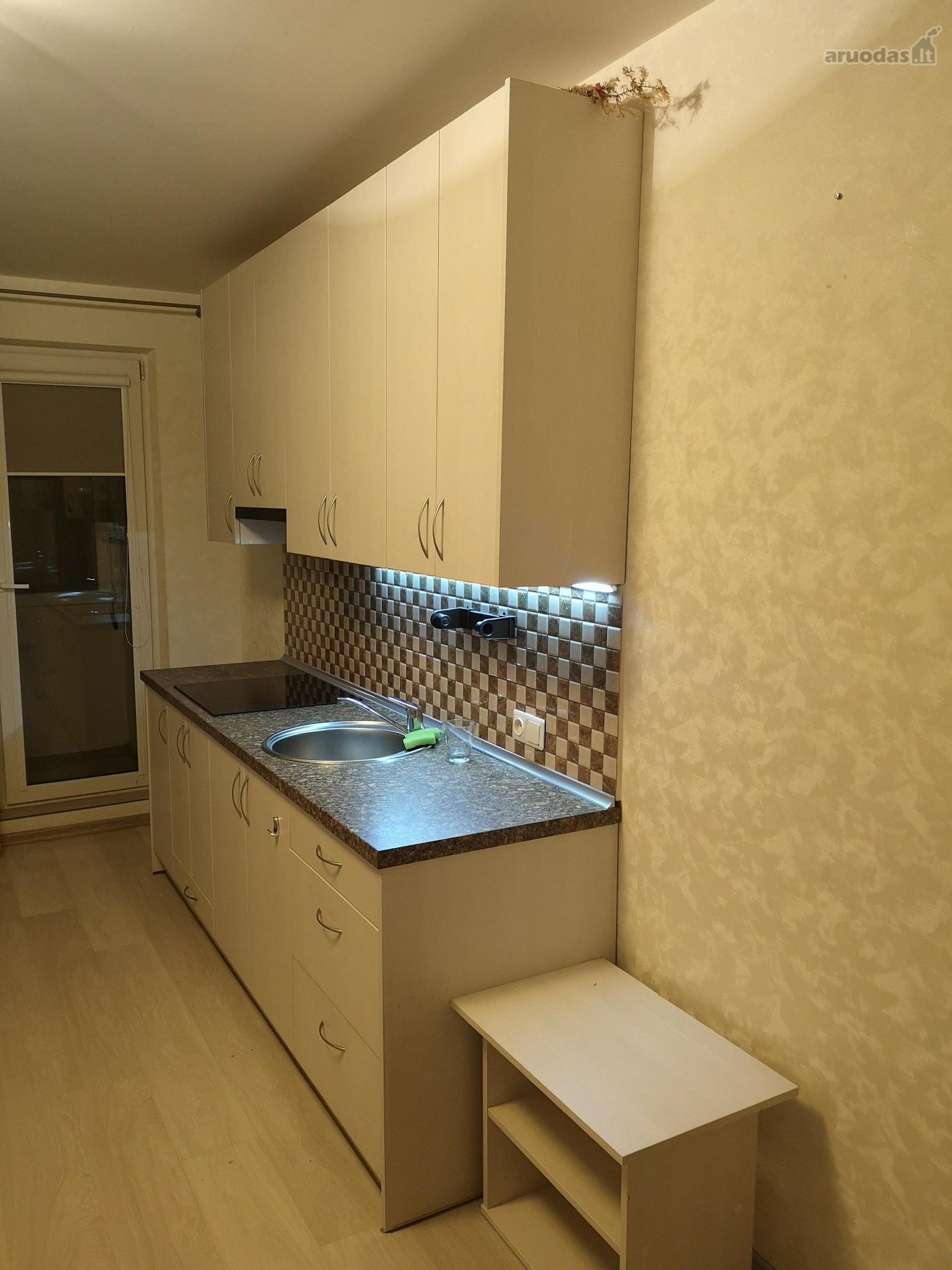 Išnuomojamas naujai perdarytas iš vieno