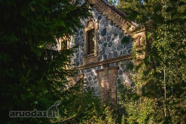 Parduodamas istorinis dvaras Lietuvos ir