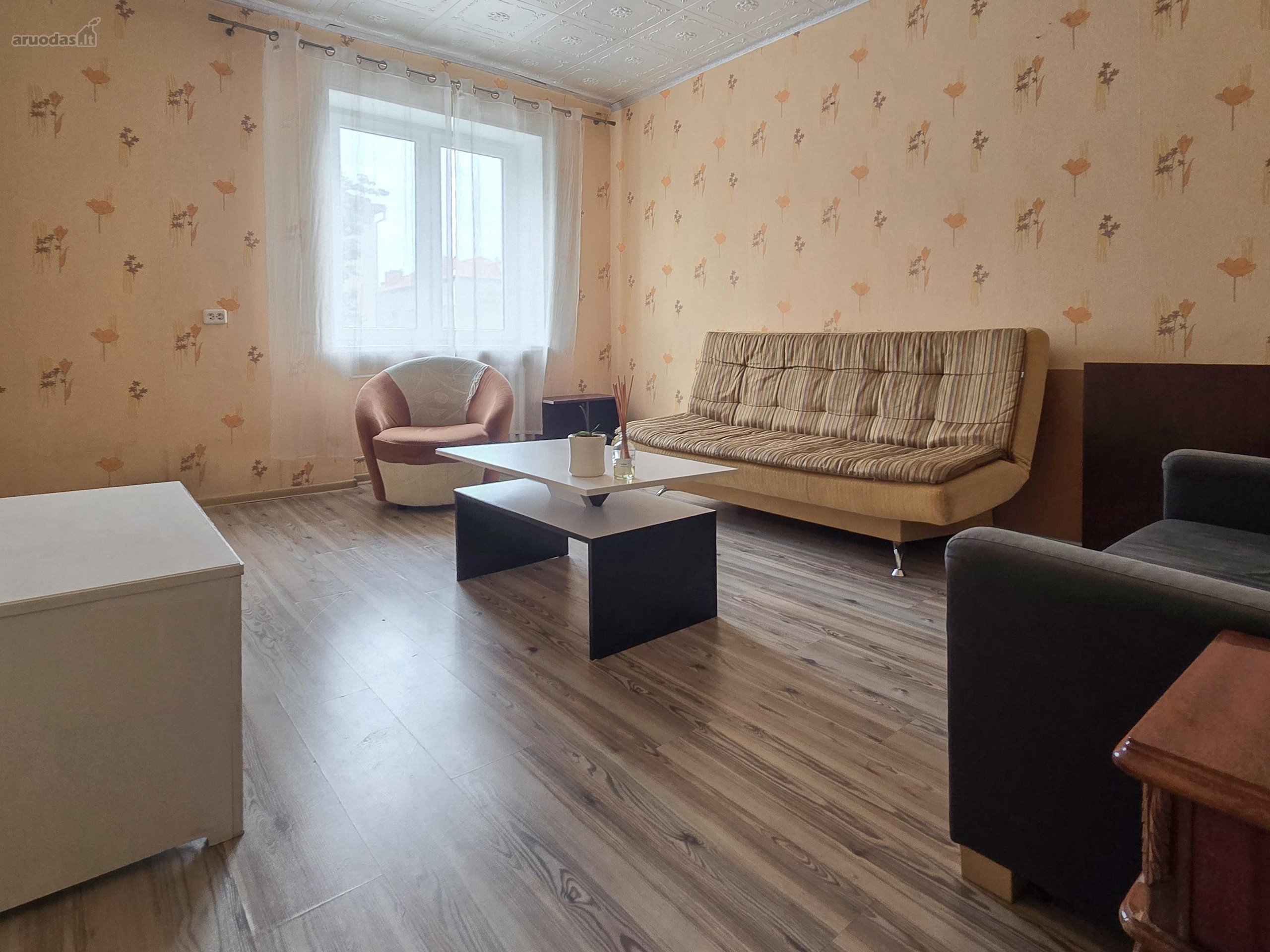 Išnuomojamas 2 kambarių butas Debreceno