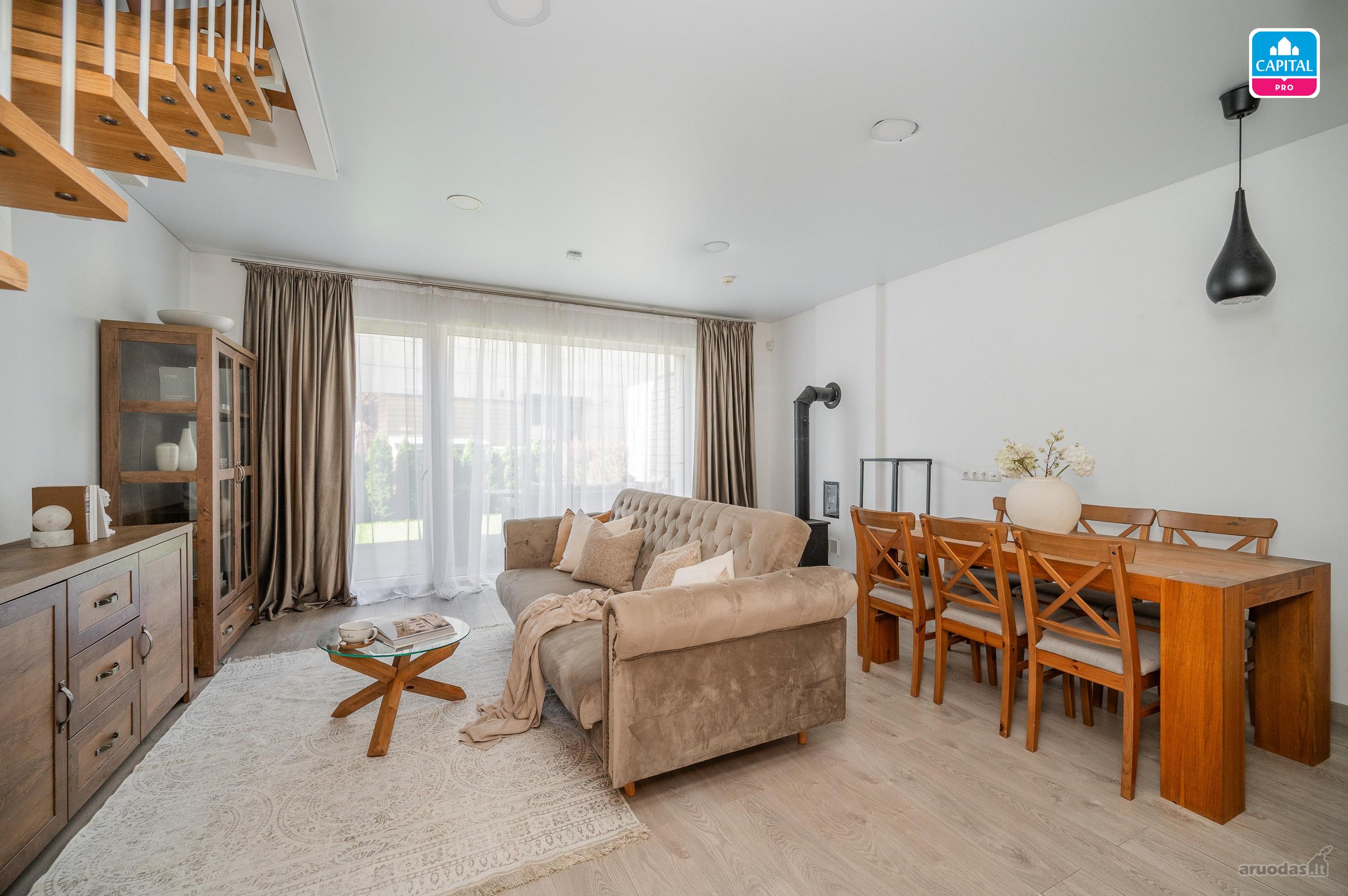 # Jaukus Ir Erdvus 4 Kambarių Kotedžas