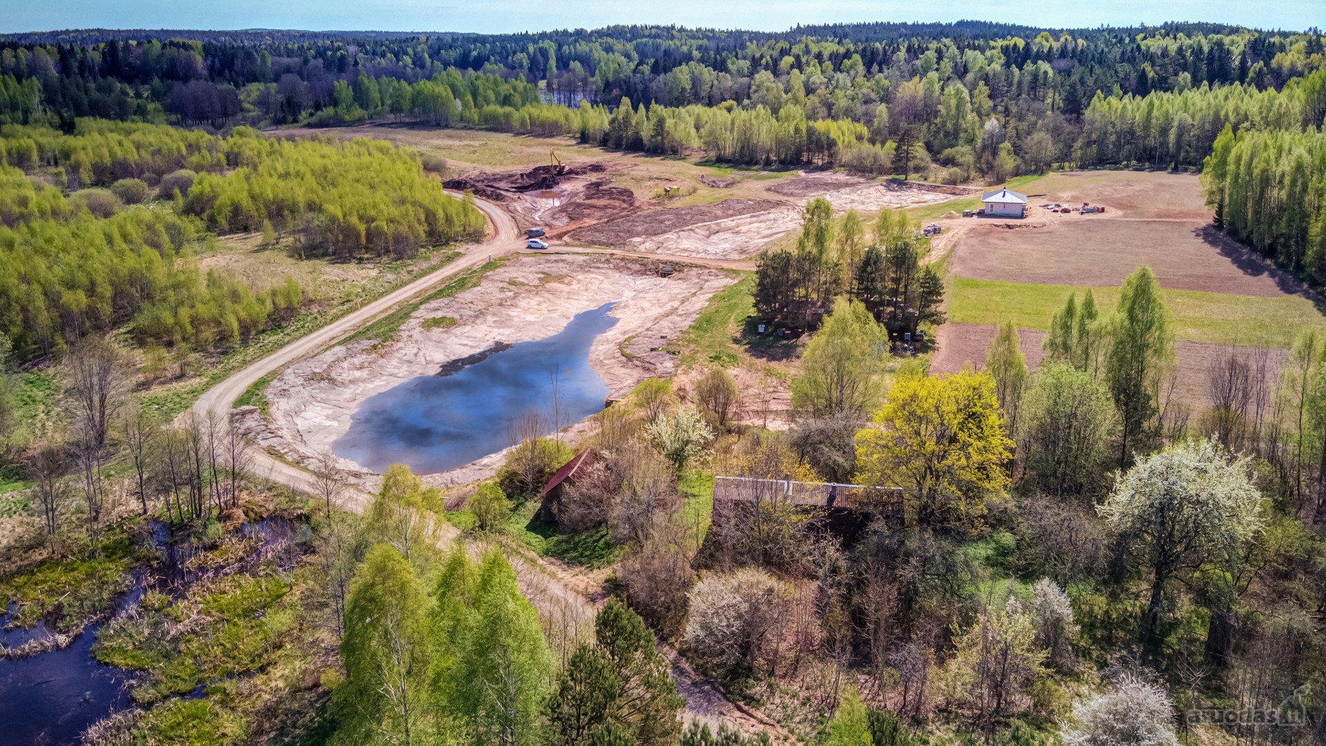 Parduodama jauki sodyba gamtos apsuptyje –