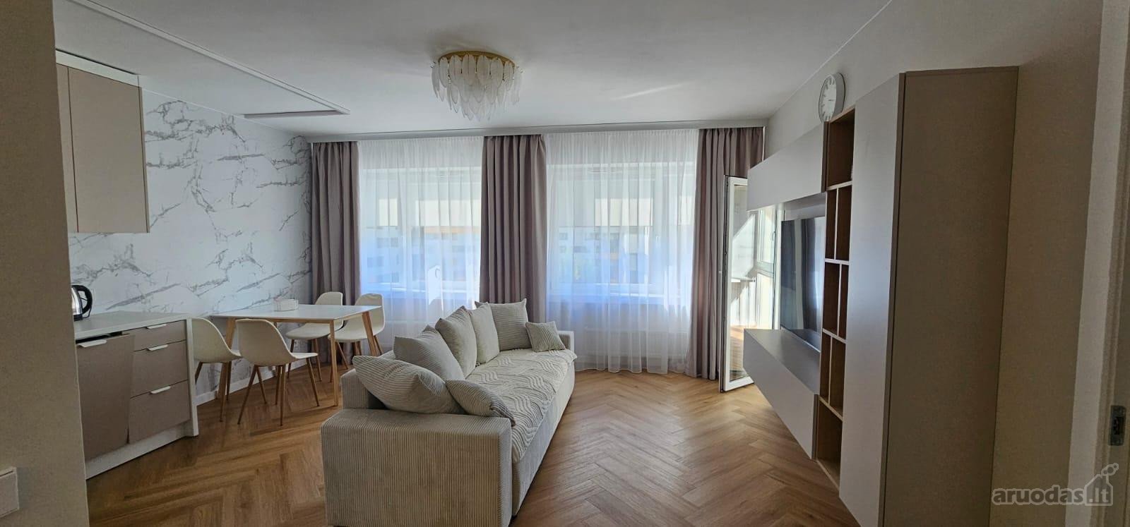 Nuomojamas 56 m² 2 kambarių butas