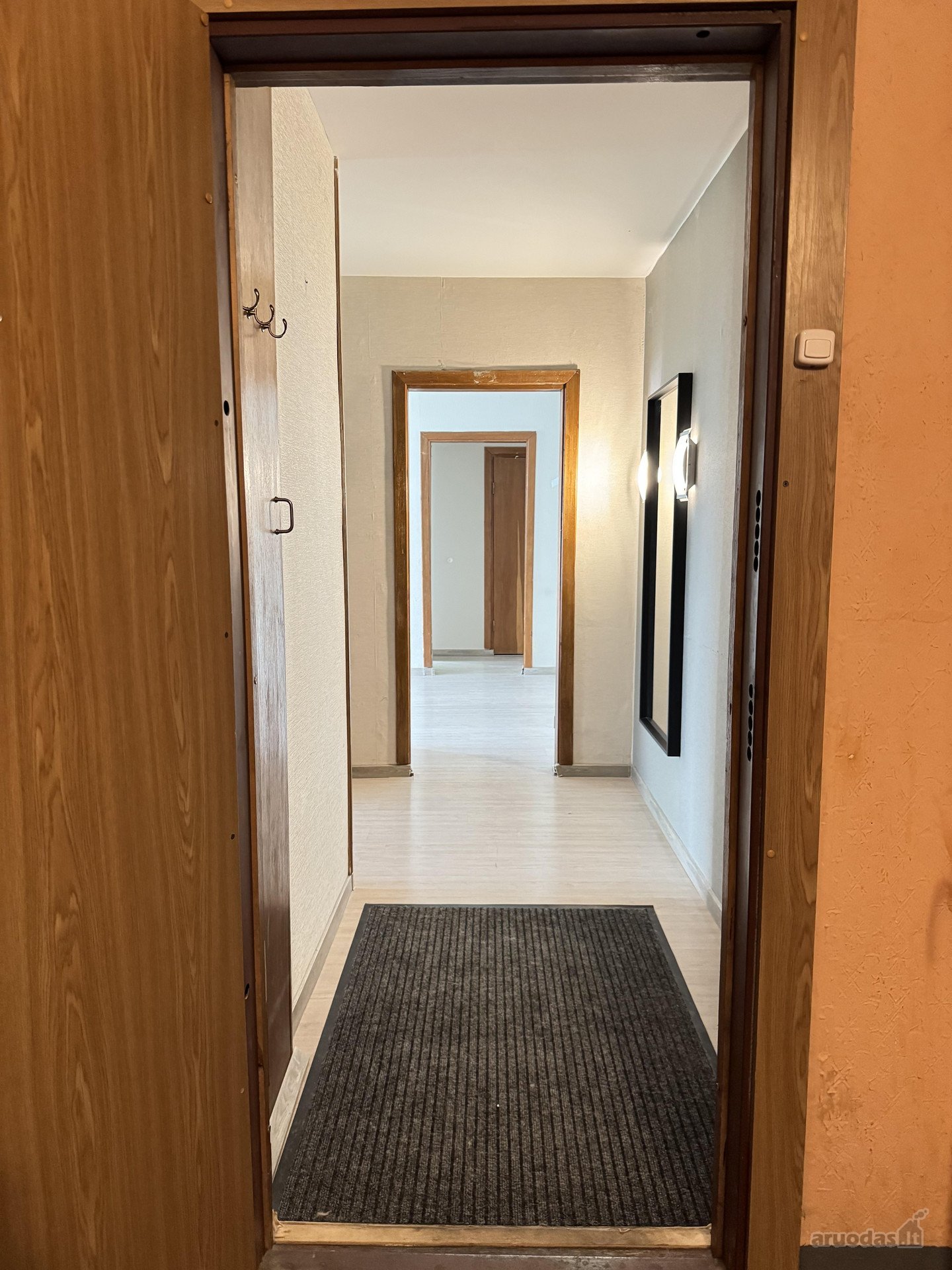Parduodamas erdvus, šviesus 3 kambarių butas