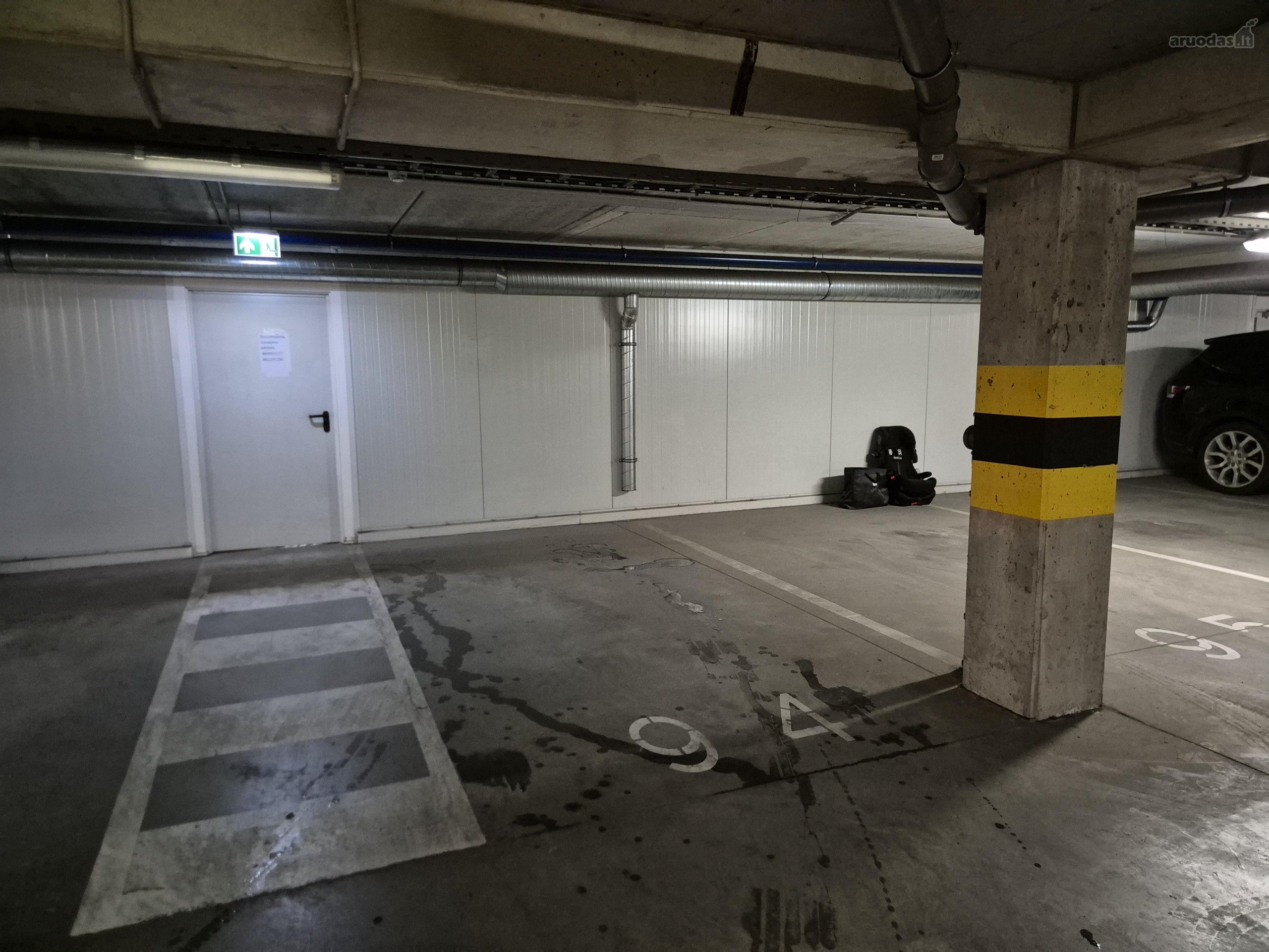 Parduodama išskirtinė parkavimo vieta