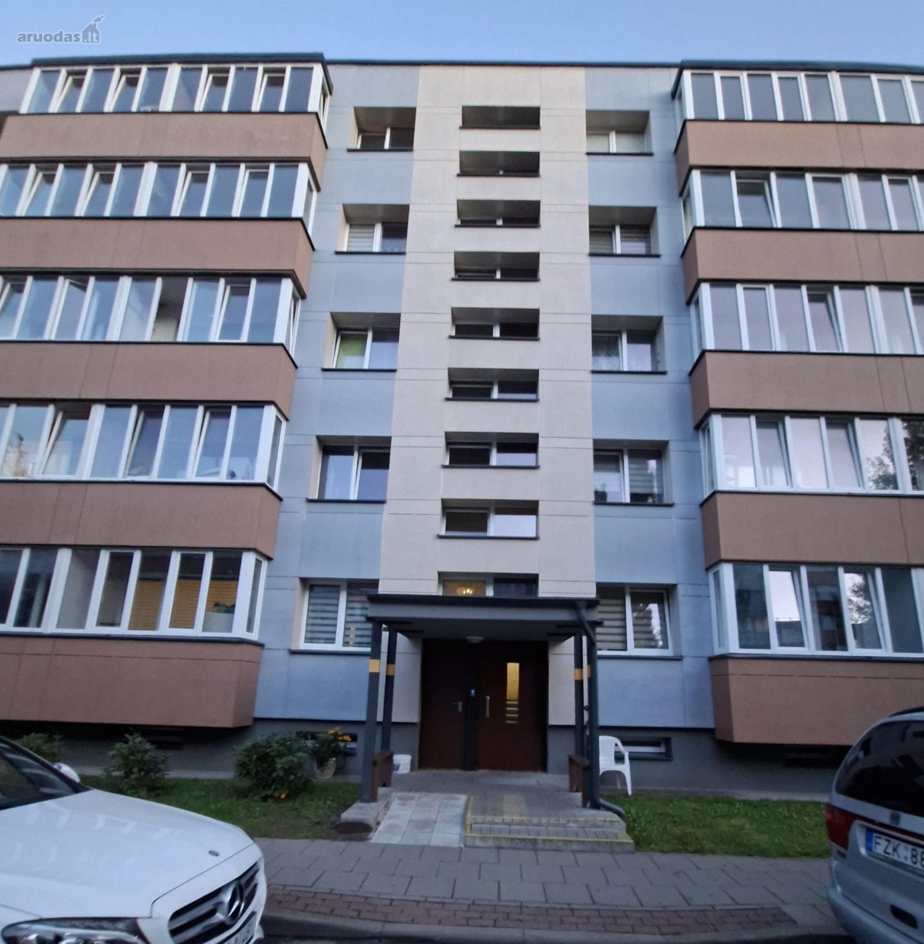 Parduodamas Tvarkingas Dviejų Kambarių Butas