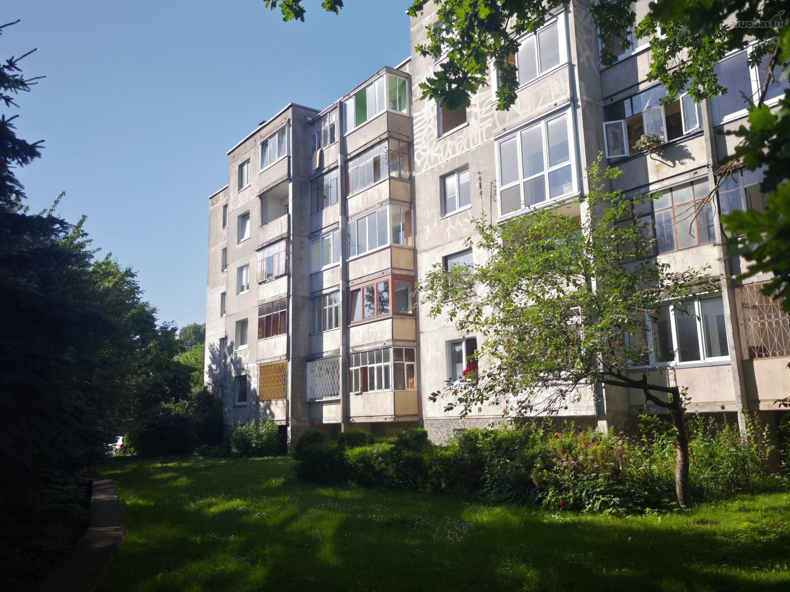 Šviesus 3 kambarių butas šalia Gabijos gimnazijos