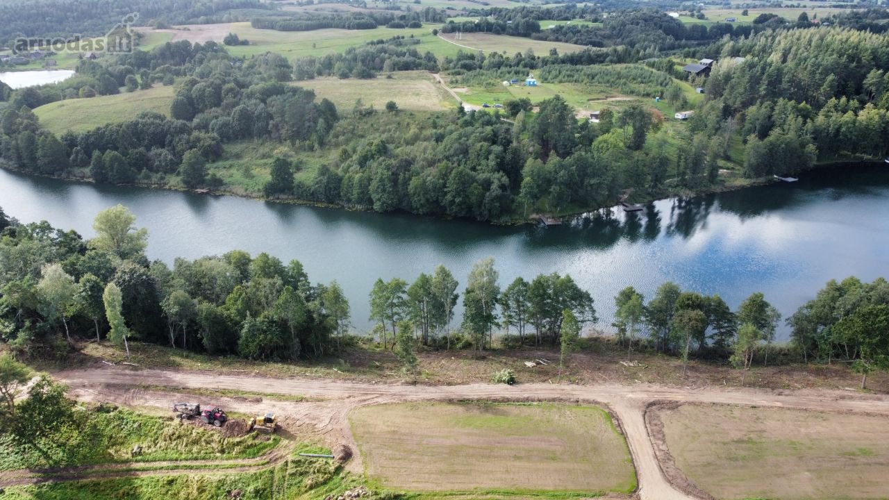 Parduodamas sklypas su vaizdais į Ilgių ežerą