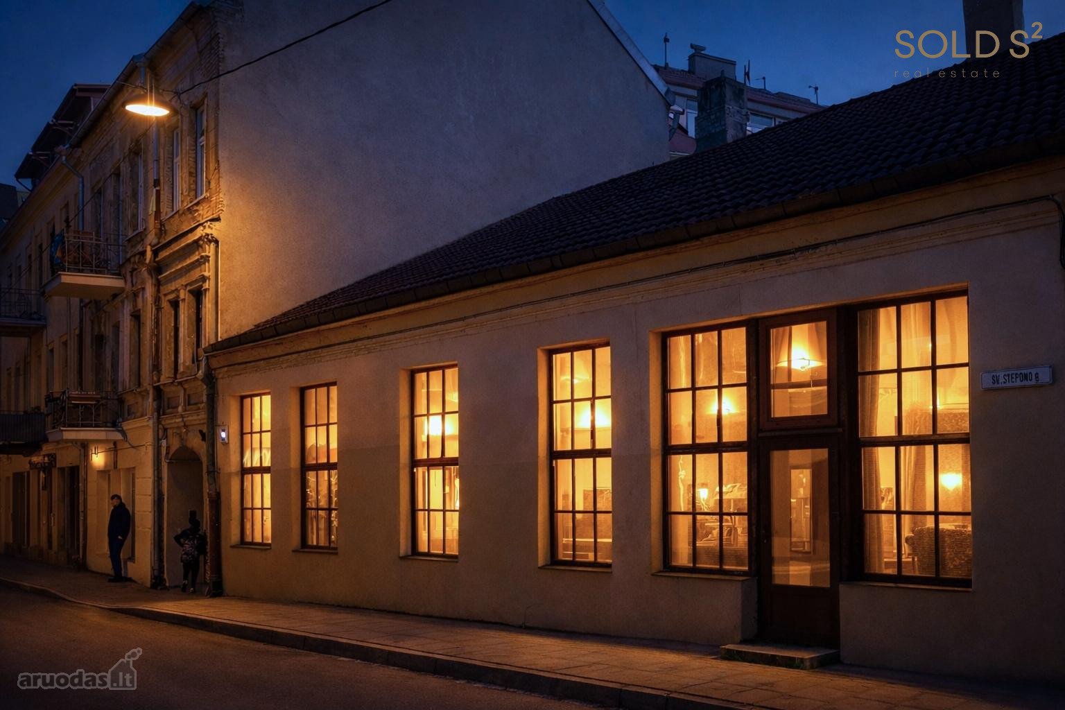 Vienpusės Šv. Stepono gatvelės pradžioje
