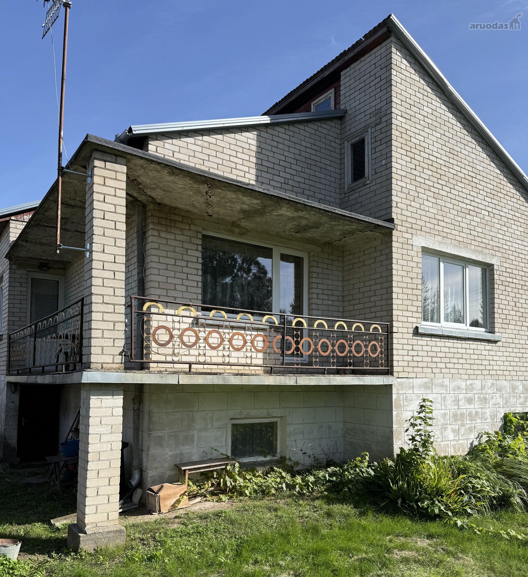Parduodamas mūrinis namas ramioje Šeduvos