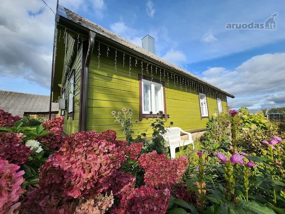 Parduodama sodyba-vienkiemis. Su erdviu 6.33h
