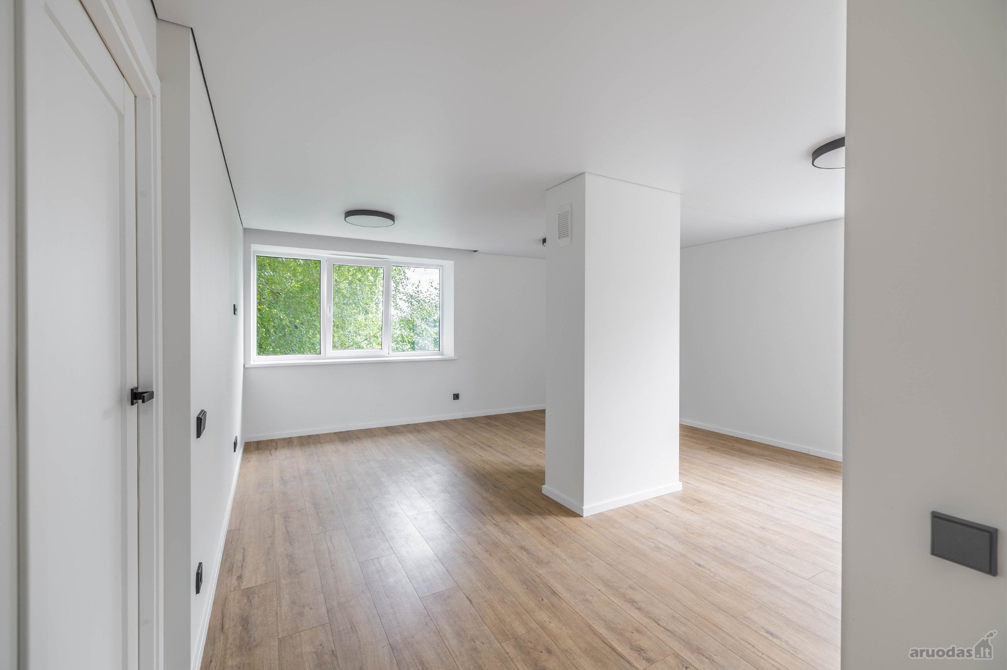 Šis pilnai ir kokybiškai atnaujintas 56,24 m²