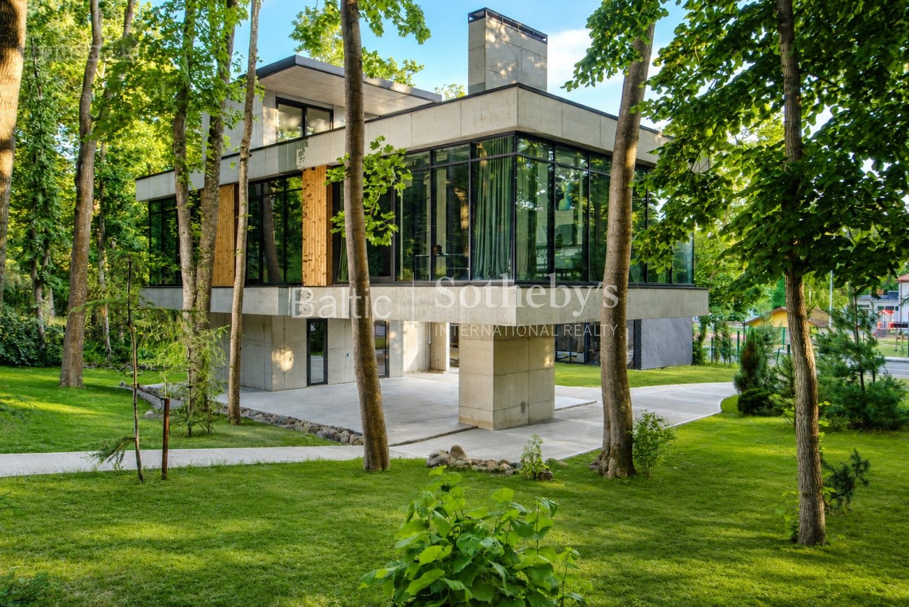 Miško ir architektūros darna pajūryje