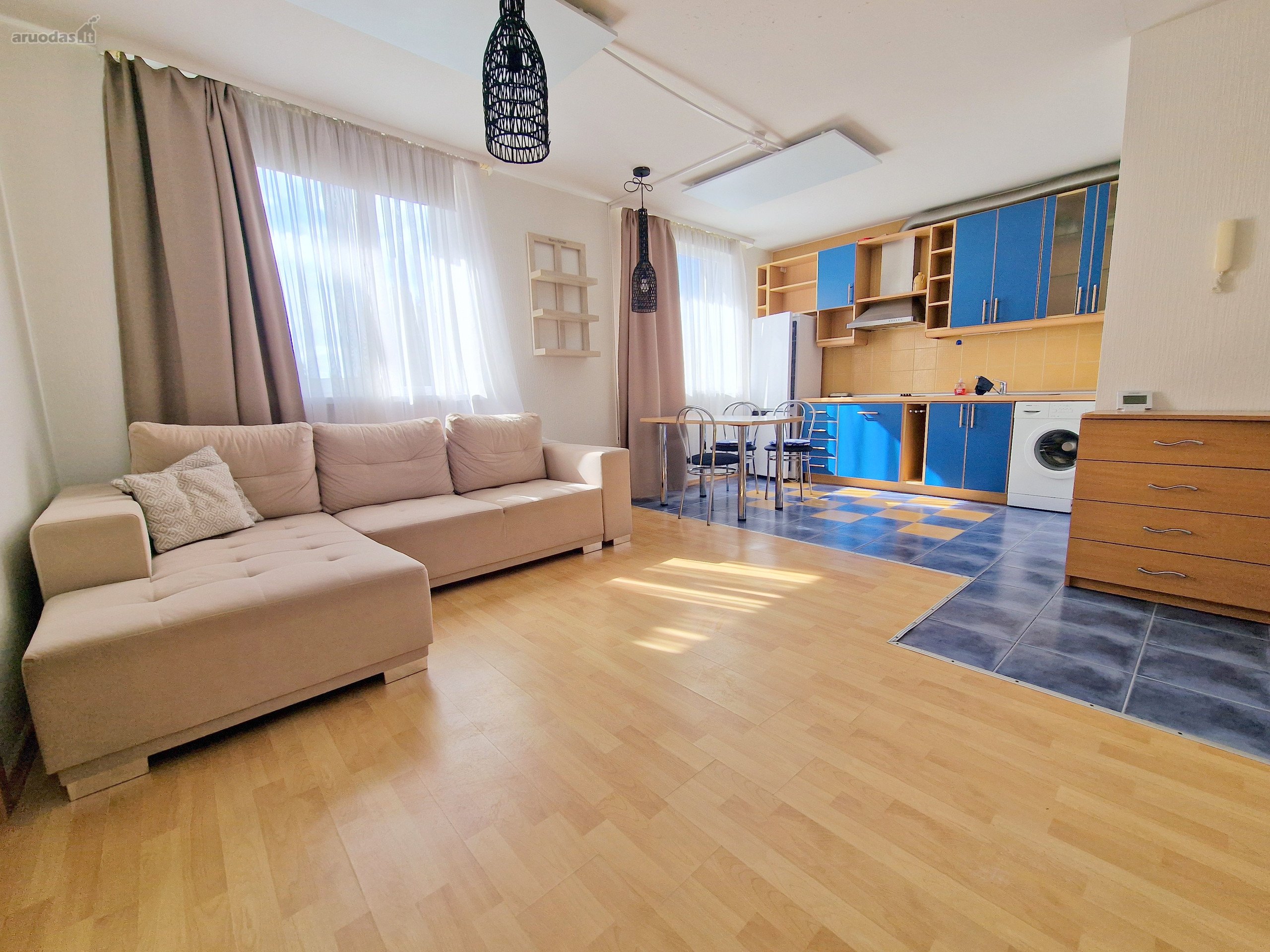 **Parduodamas Saulėtas 2 Kambarių Butas –