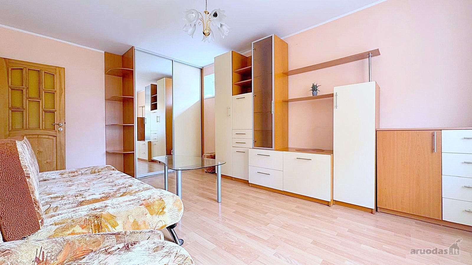 Išnuomojamas labai erdvus ir šviesus 2