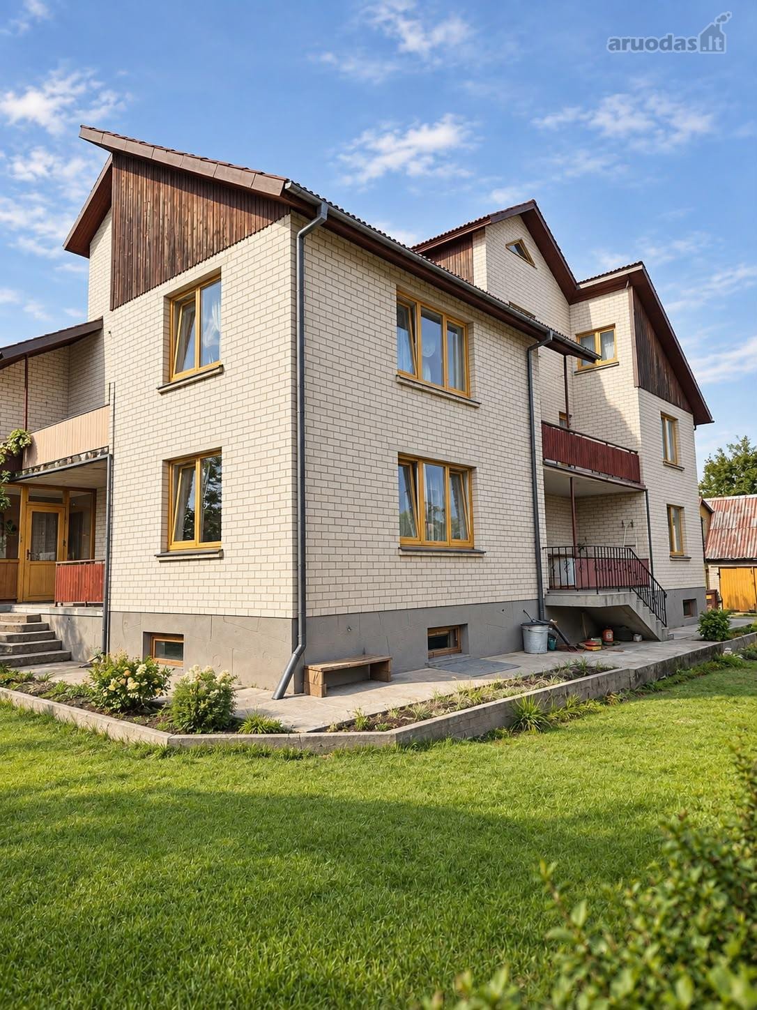 Parduodama 170 m² namo dalis Utenoje, turinti