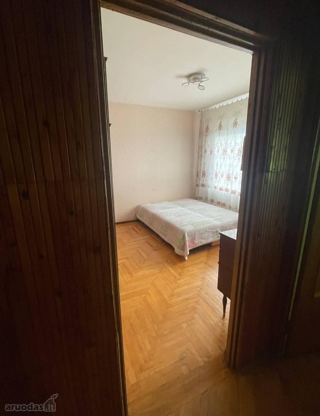 Išnuomojamas tvarkingas ir jaukus kambarys