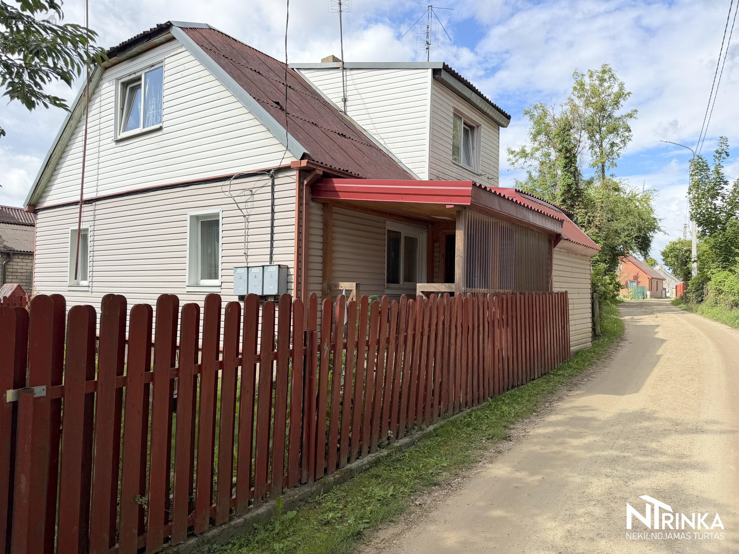 Parduodama 1/3 gyvenamojo namo, kitų statinių