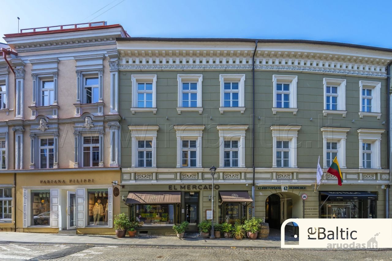 Modernus trijų kambarių butas viršutiniame