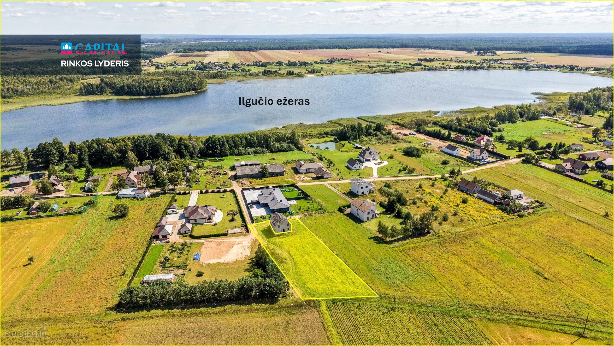 Ežero Pašonėje Parduodamas 20,15 Arų Namų