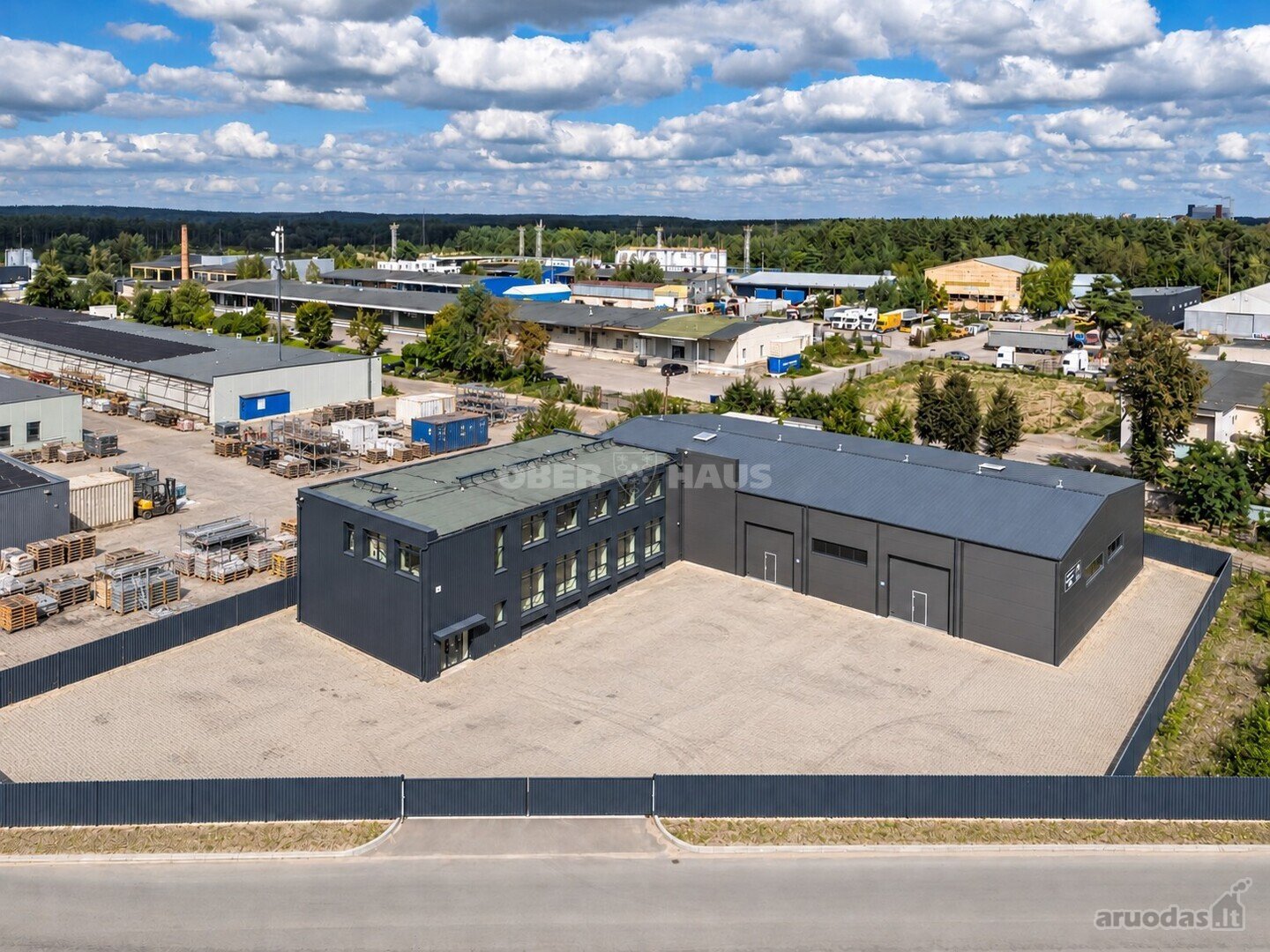 Parduodamas 1492,63 m² administracinis ir