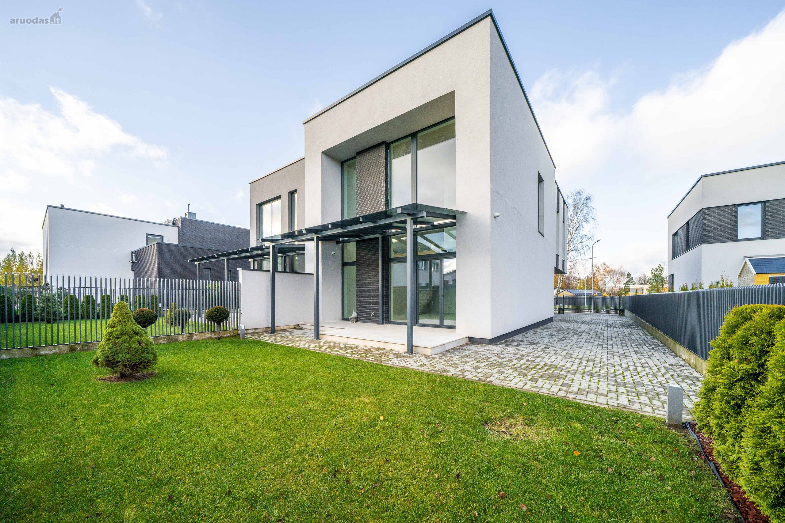 Nuomojami Naujos Statybos 5 Kambarių Namai.