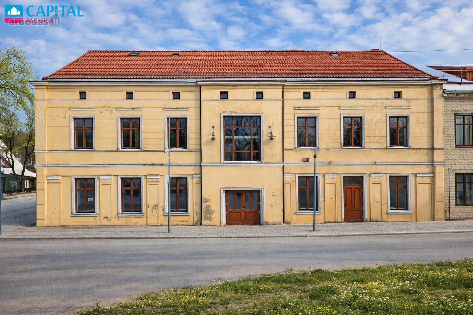 Parduodamas išskirtinėje vietoje, šalia