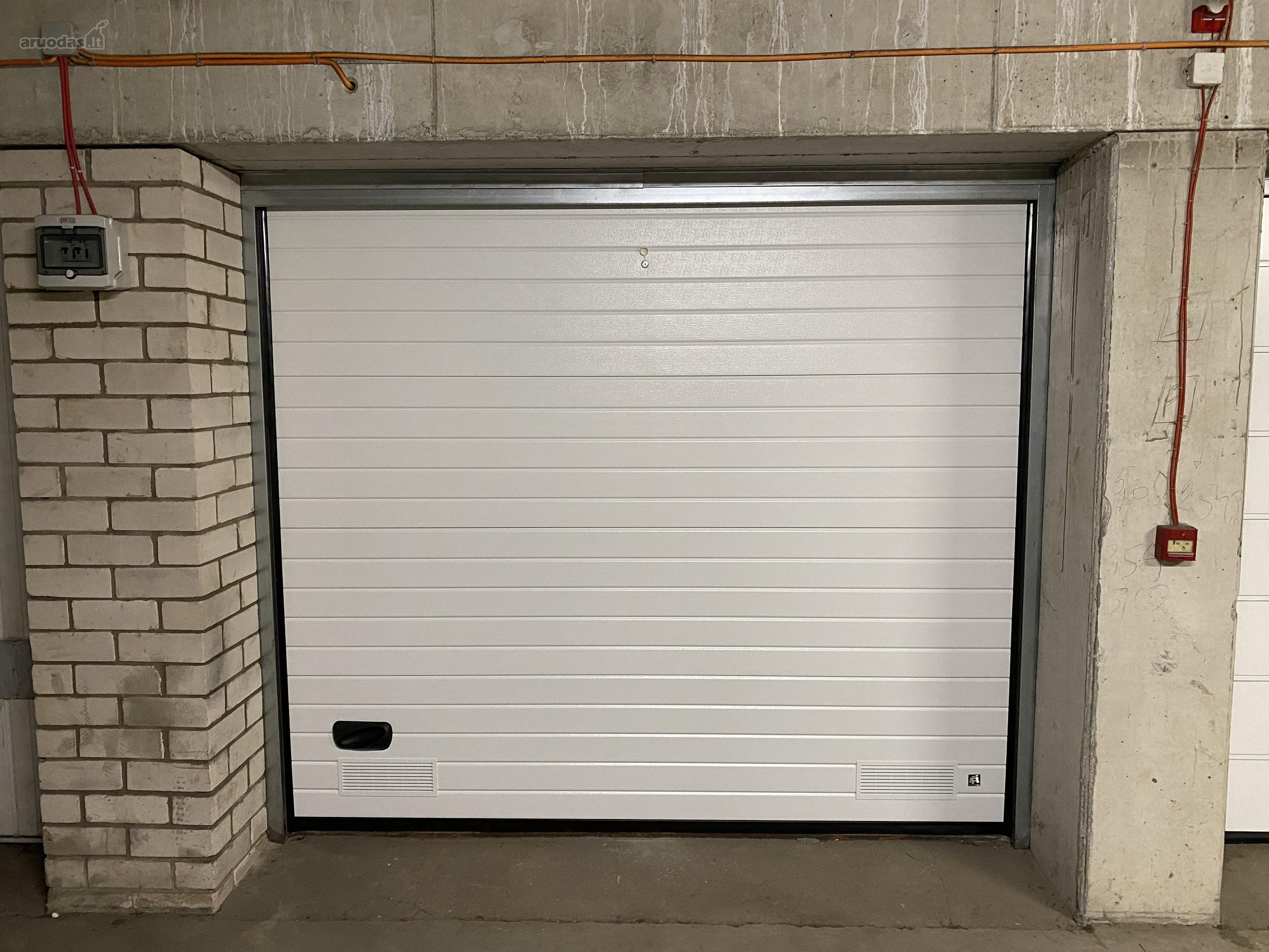 Nuomojamas garažas požeminiame parkinge.