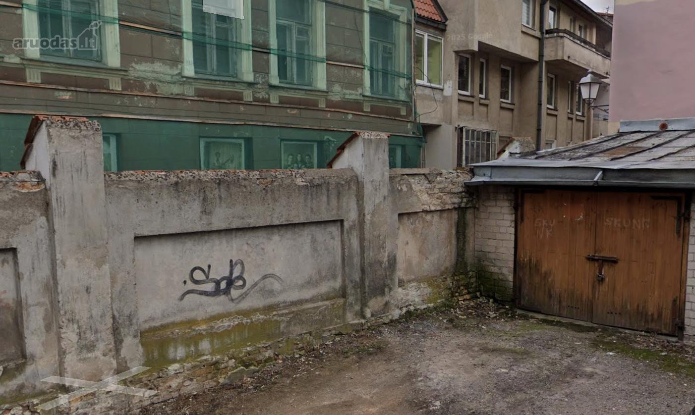 Nuomoju garažus senamiesčio širdyje. Vienam