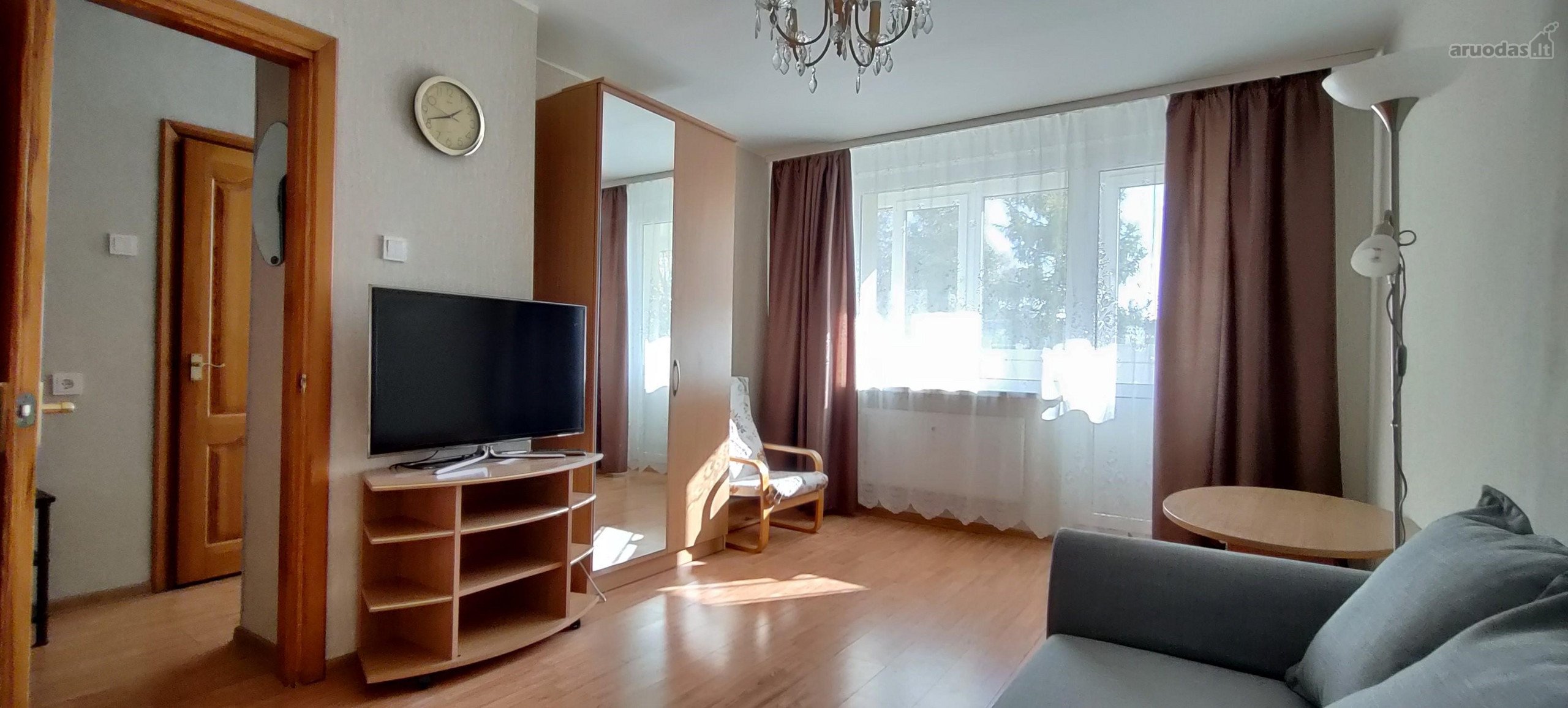 Parduodamas šviesus ir jaukus vieno kambario