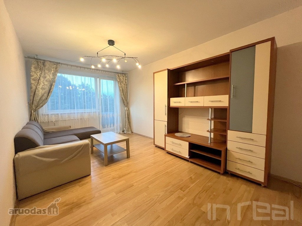 Parduodamas tvarkingas ir jaukus 2 kambarių