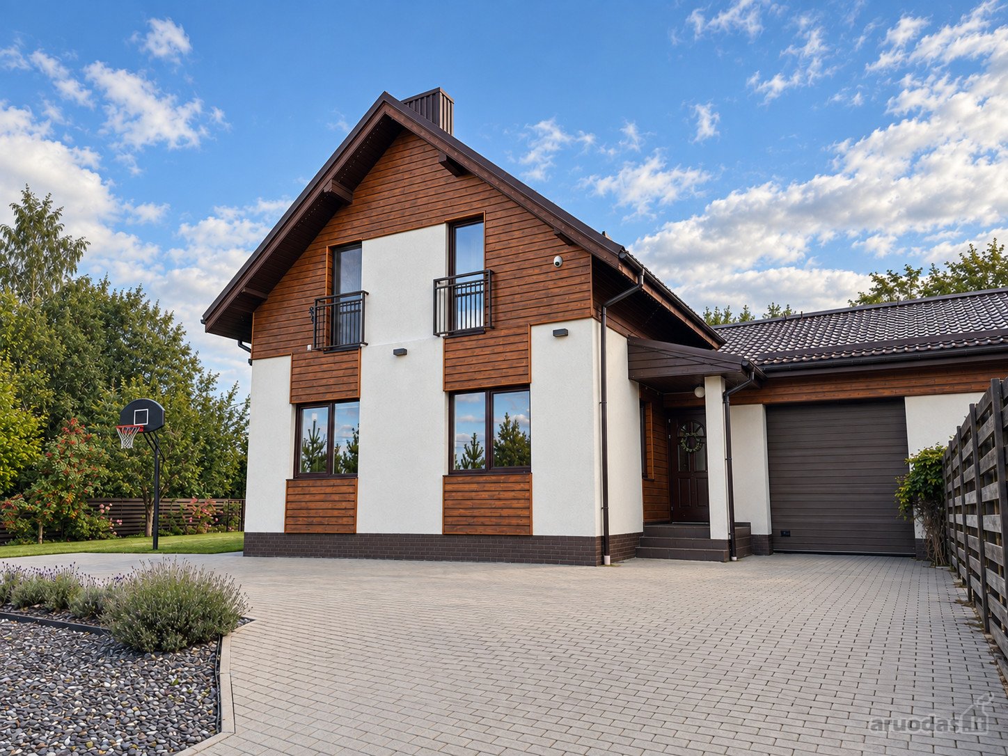 Parduodamas erdvus ir jaukus 166 m² namas